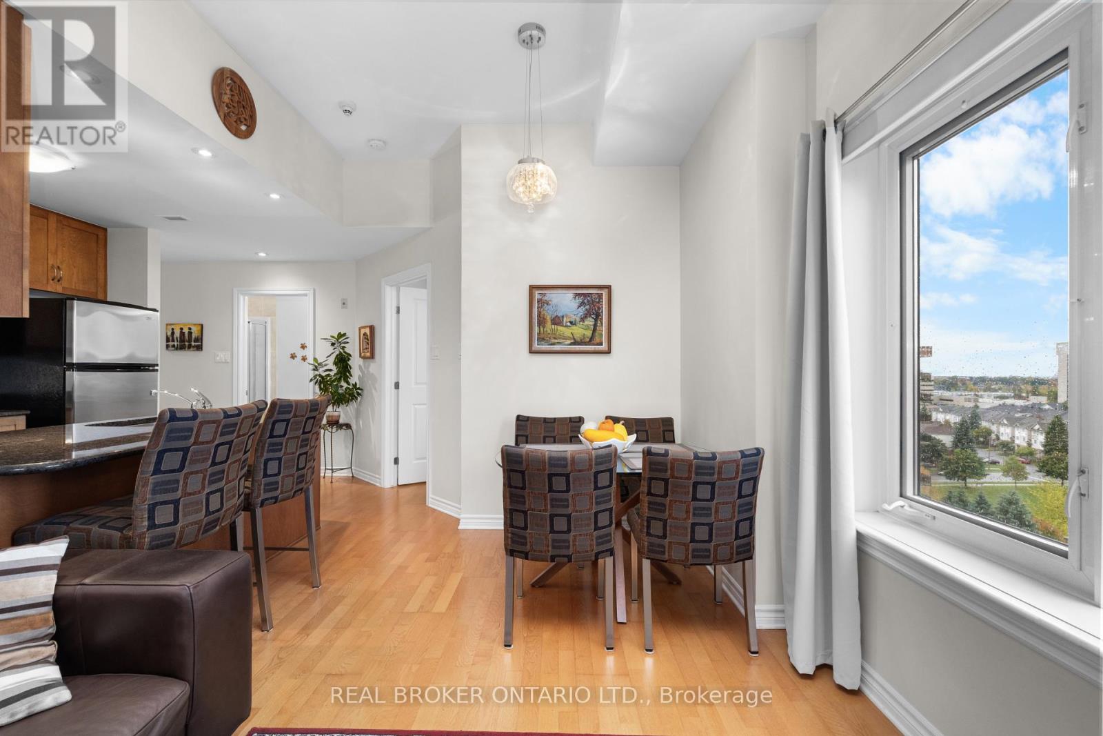 1004 - 314 Central Park Drive