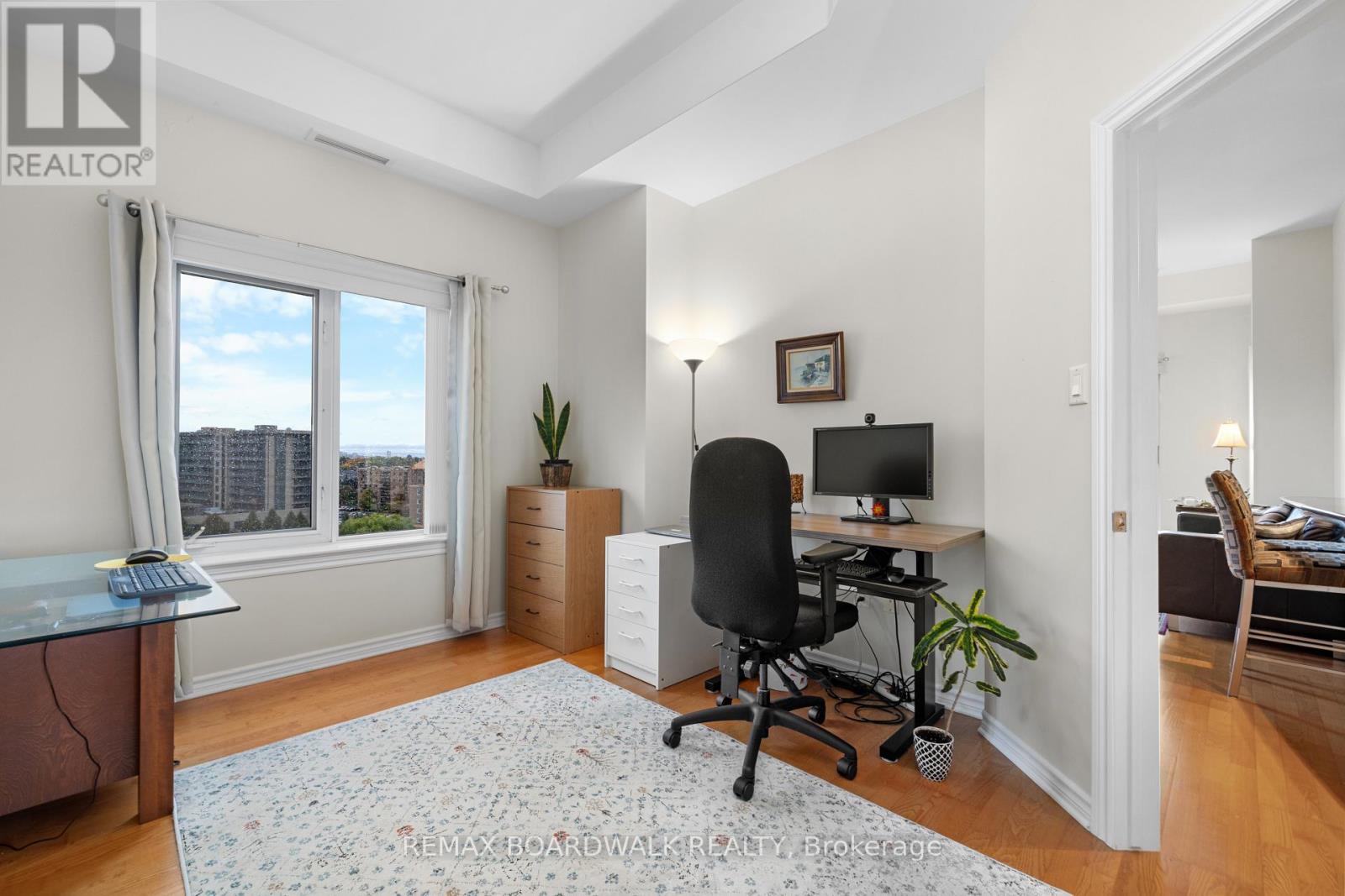 1004 - 314 Central Park Drive