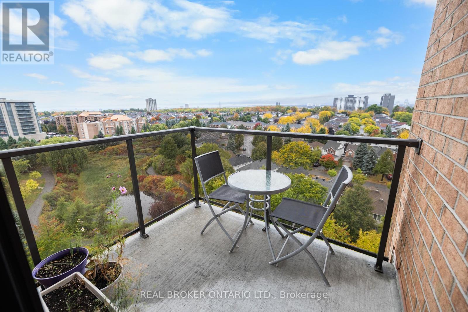 1004 - 314 Central Park Drive