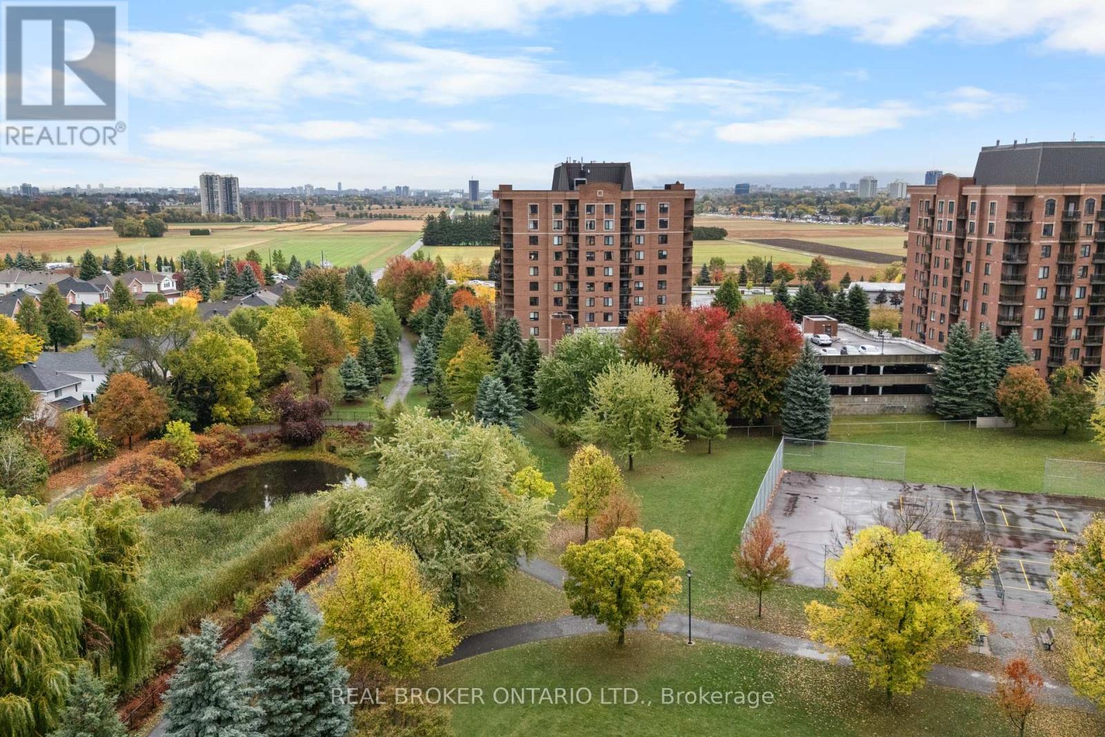 1004 - 314 Central Park Drive