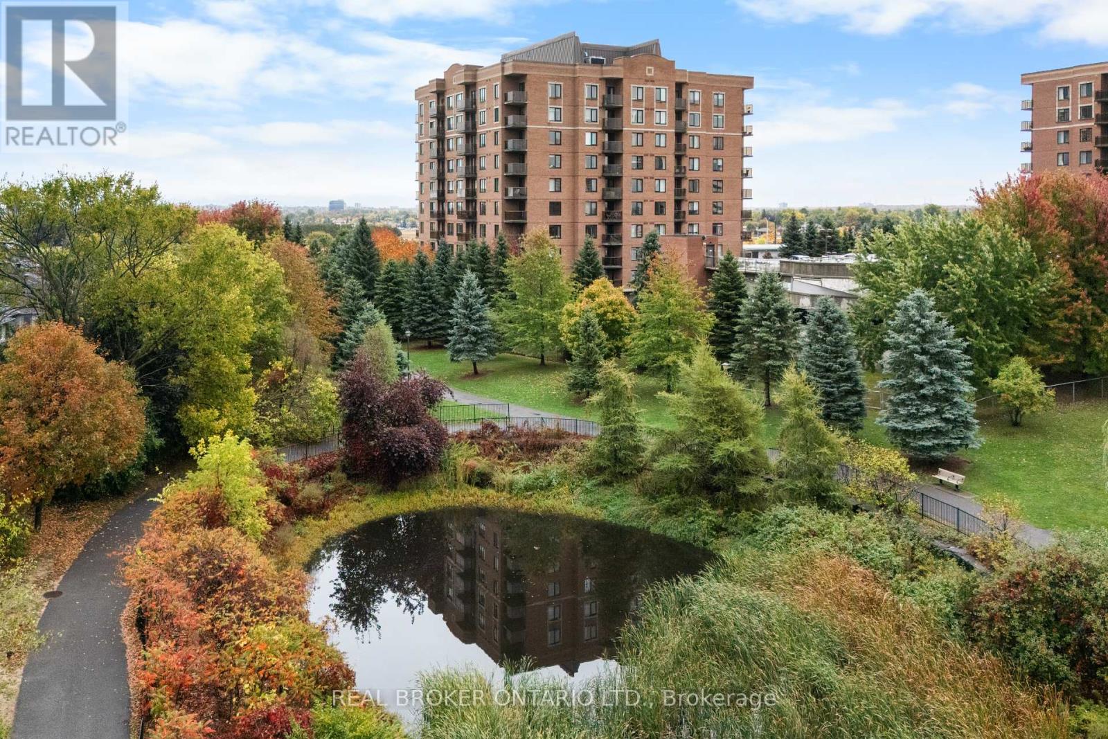 1004 - 314 Central Park Drive