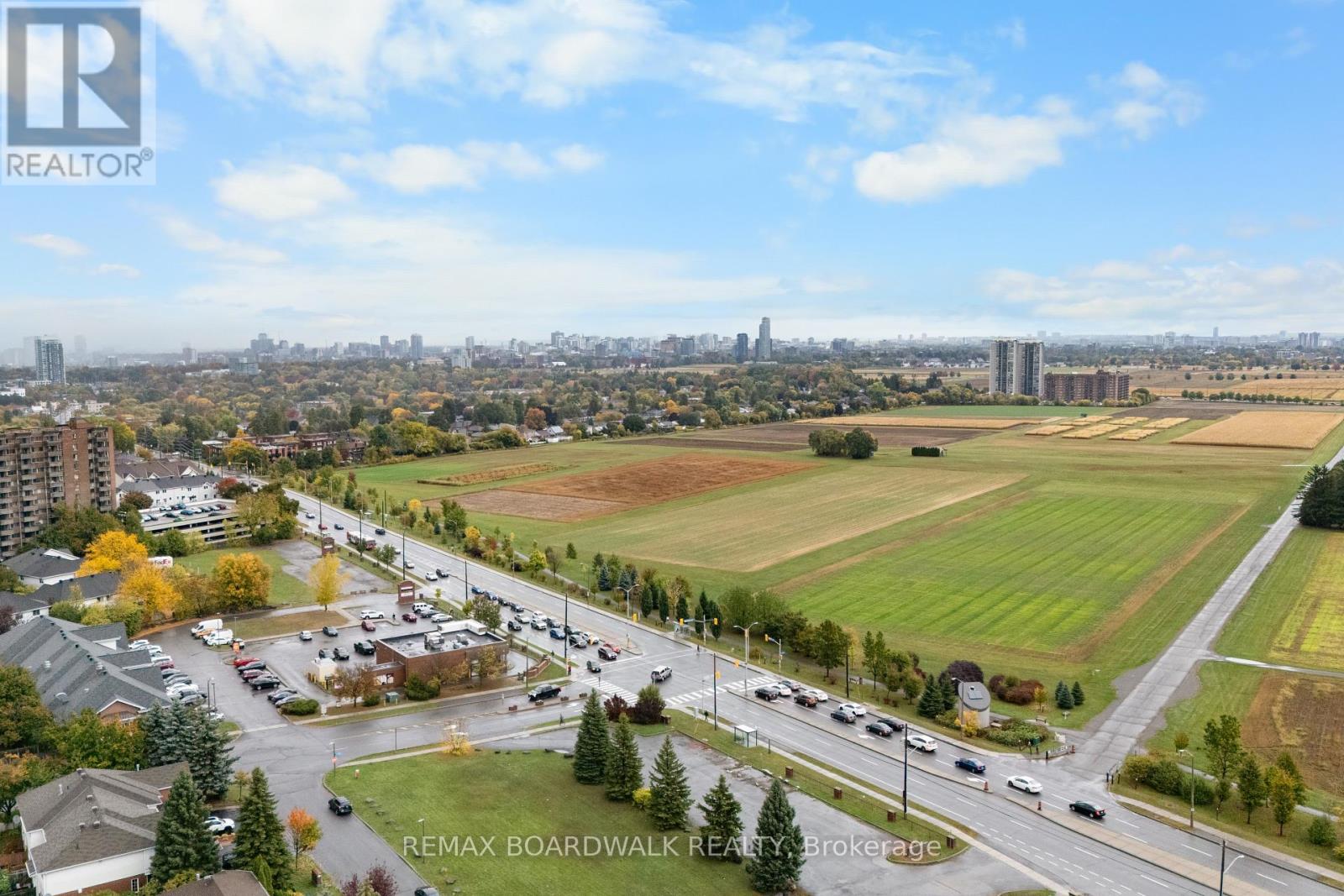 1004 - 314 Central Park Drive