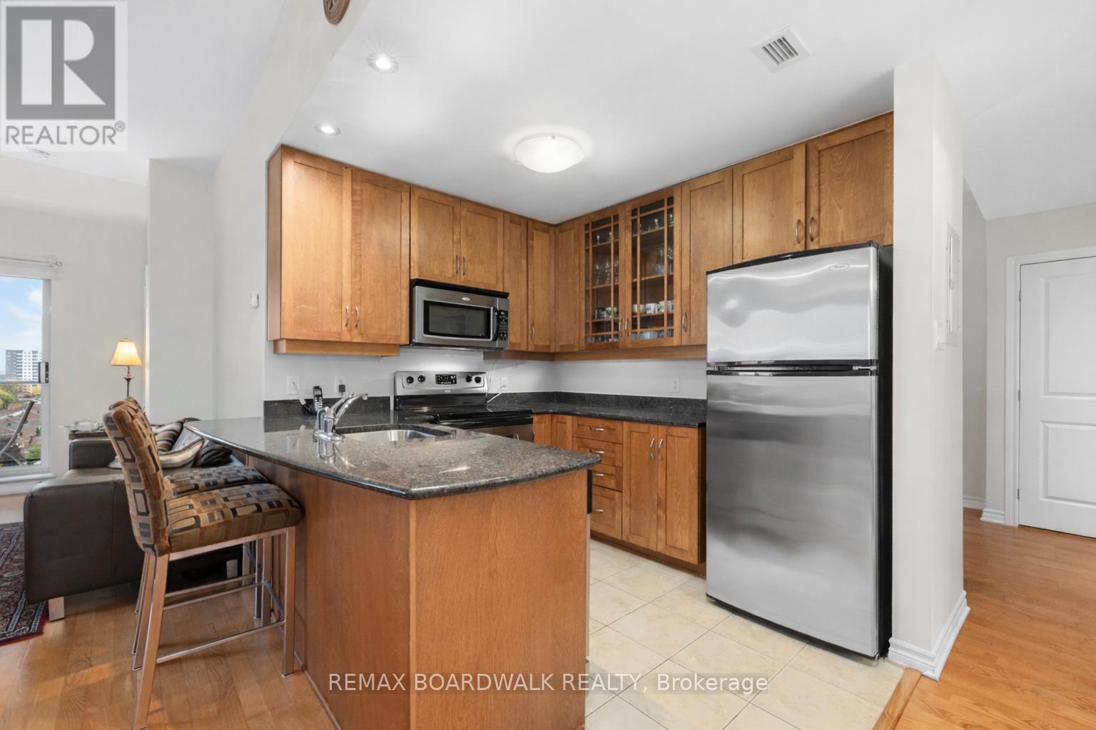 1004 - 314 Central Park Drive