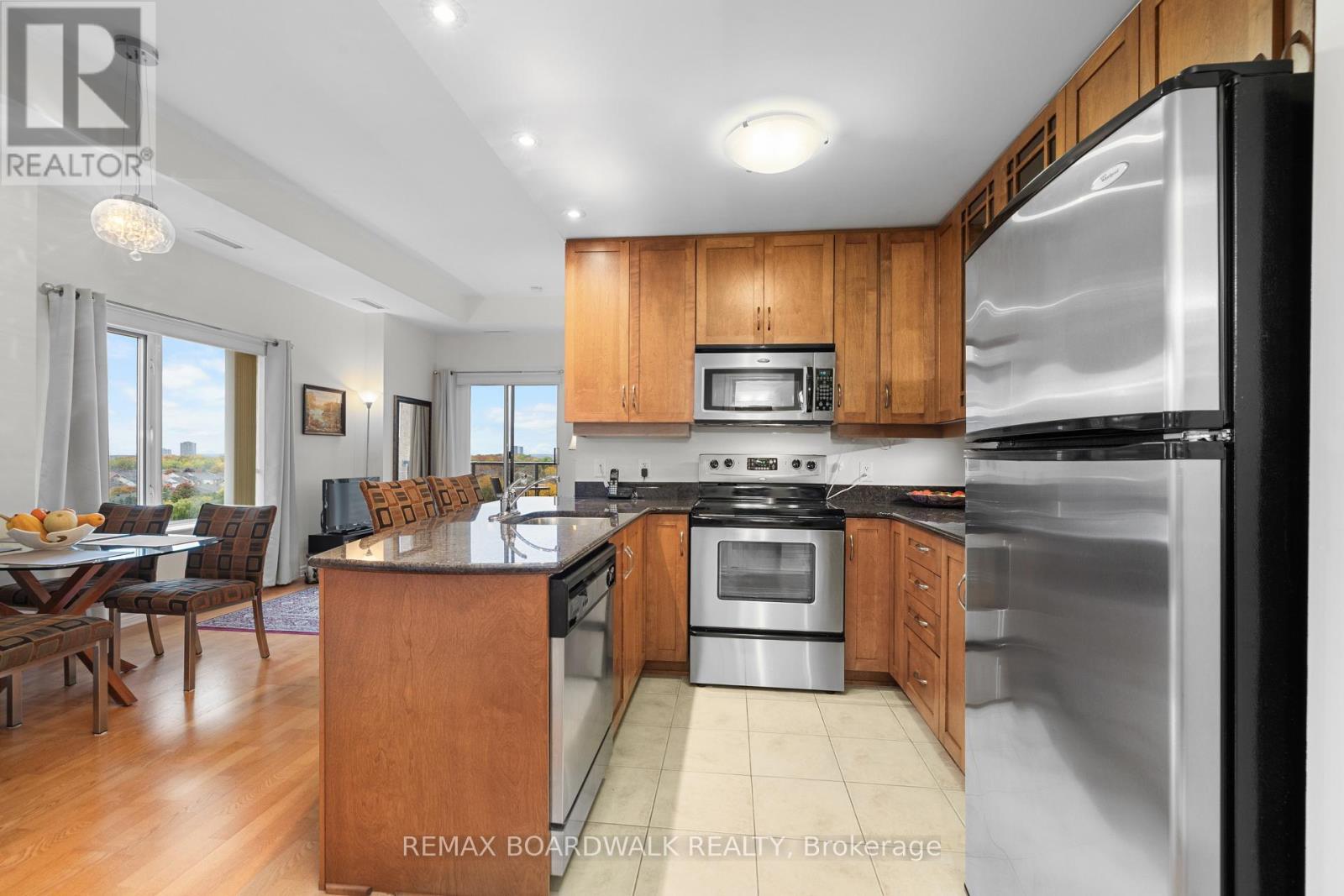 1004 - 314 Central Park Drive