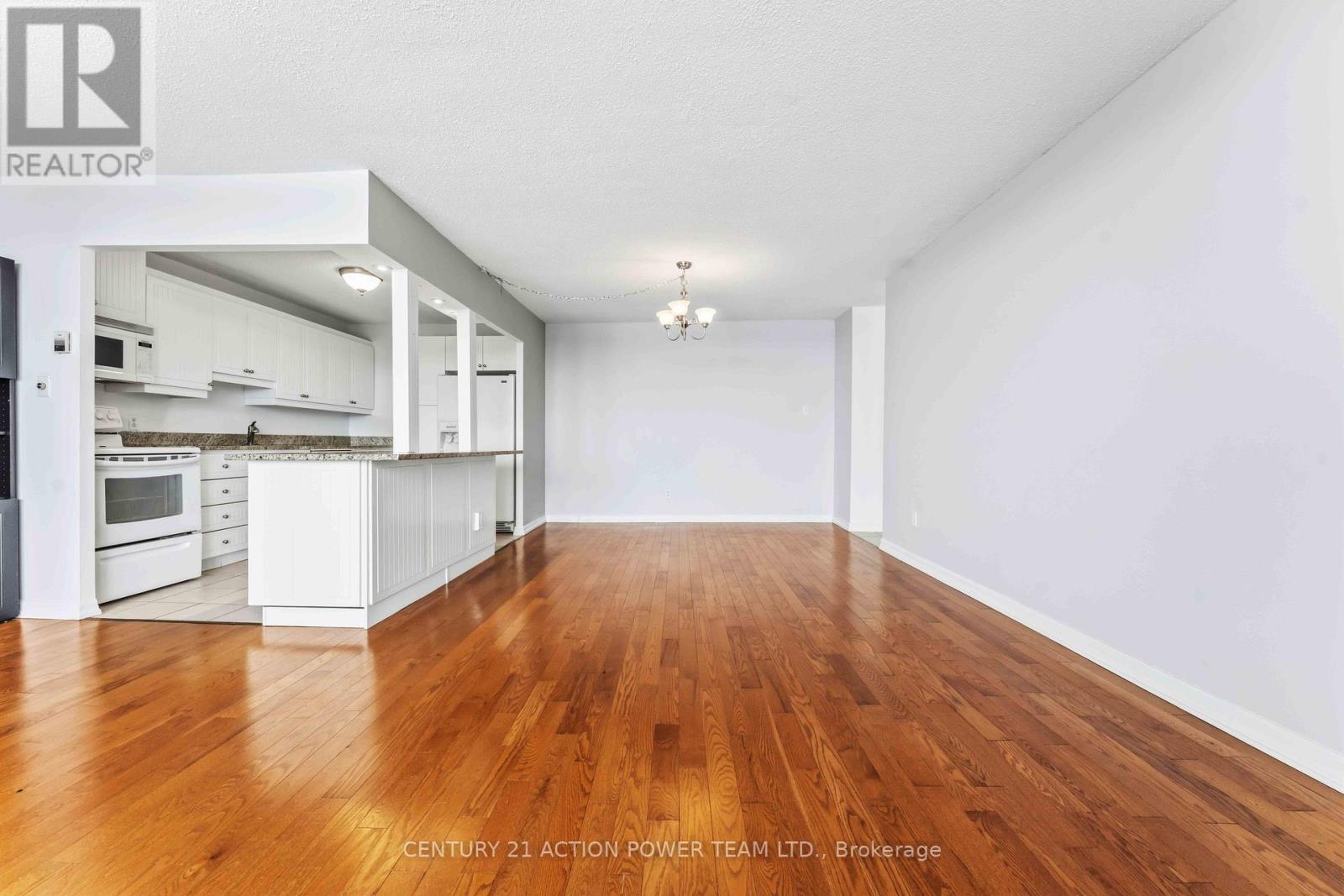 807 - 665 Bathgate Drive