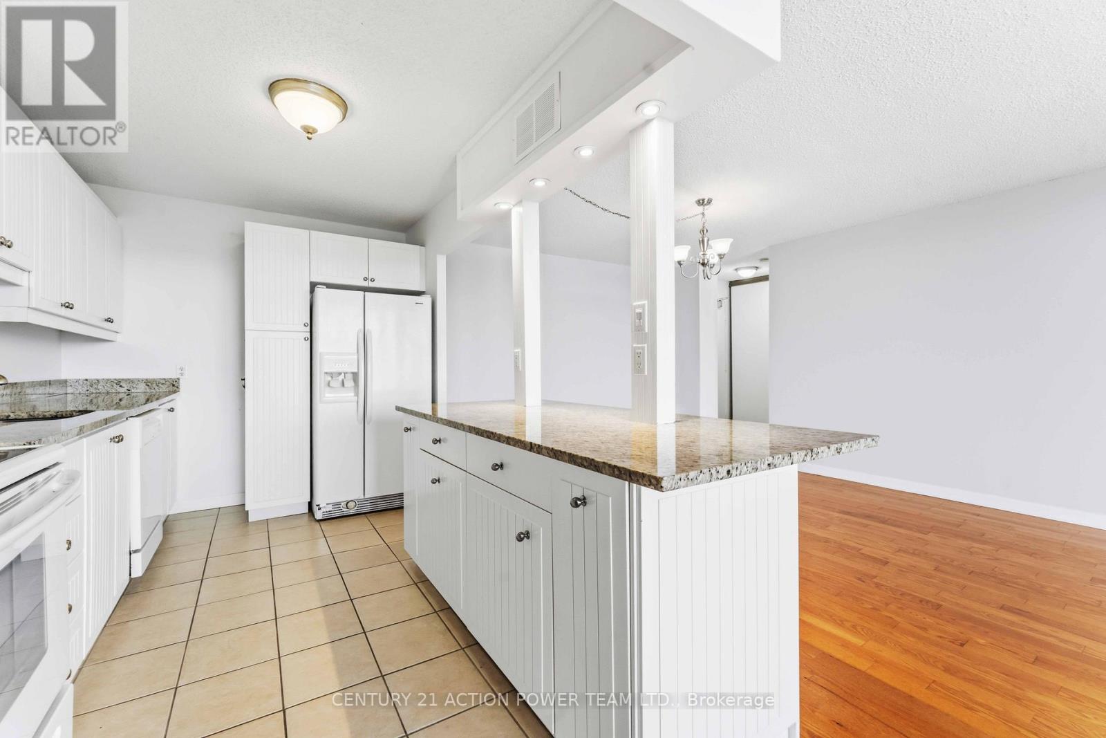 807 - 665 Bathgate Drive