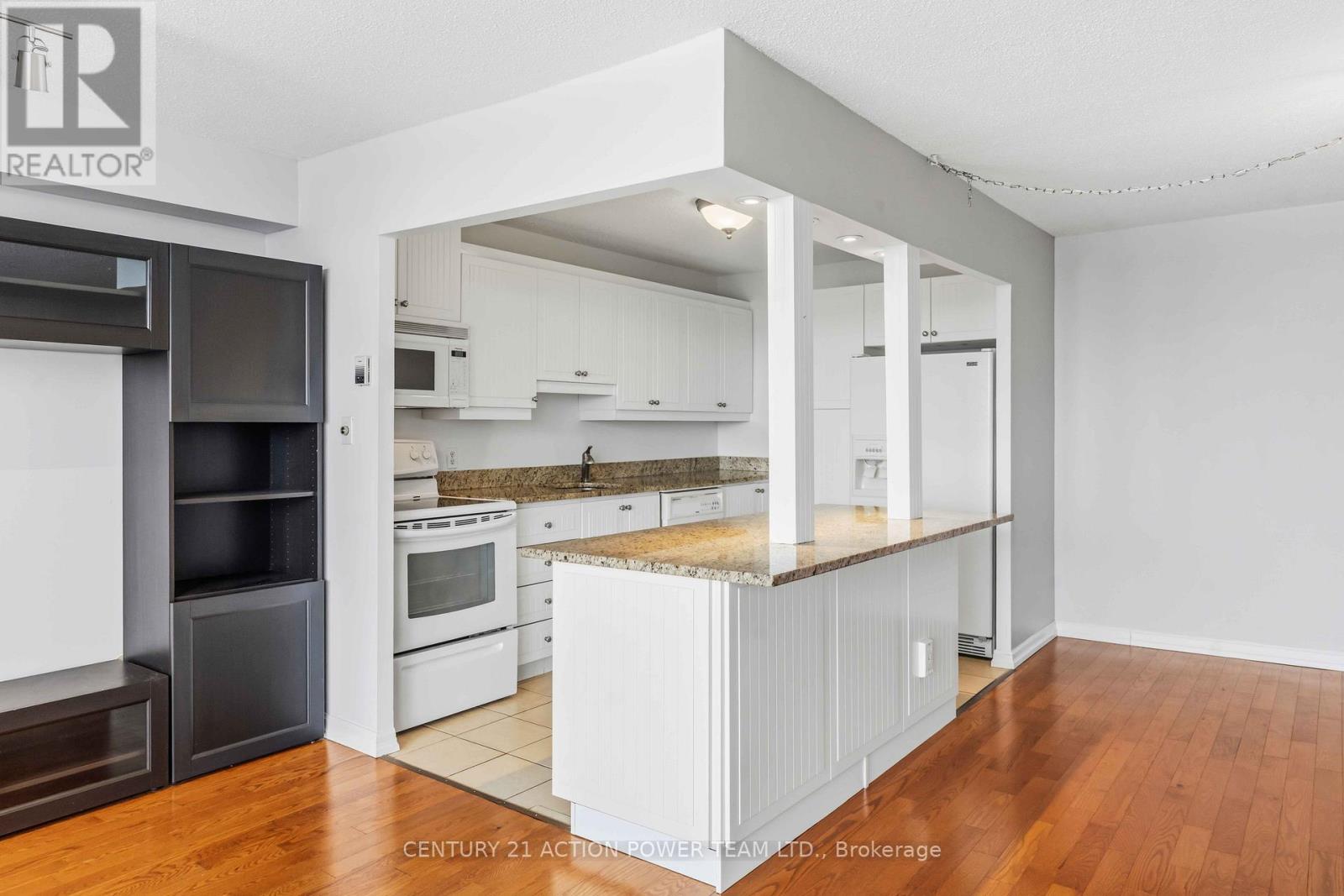 807 - 665 Bathgate Drive