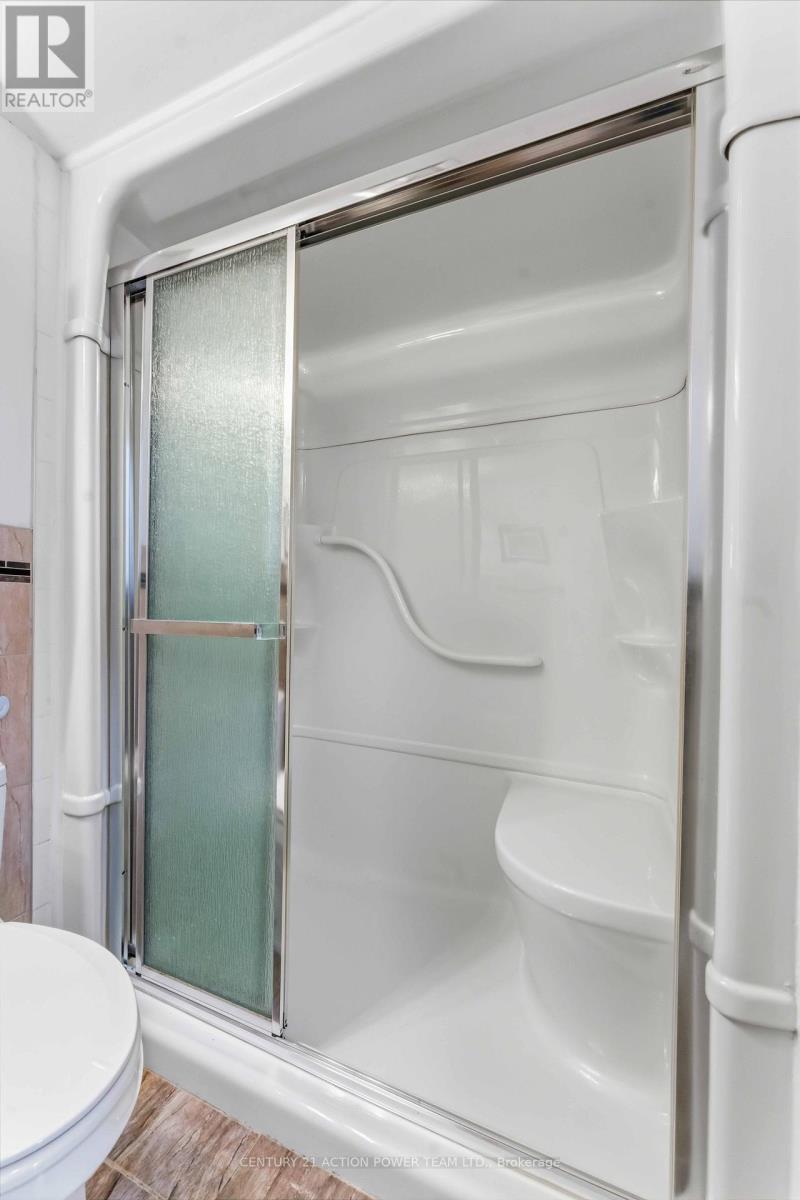 807 - 665 Bathgate Drive