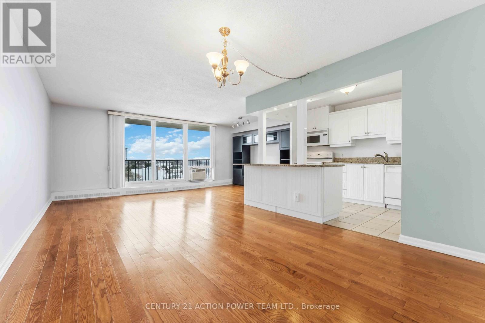 807 - 665 Bathgate Drive