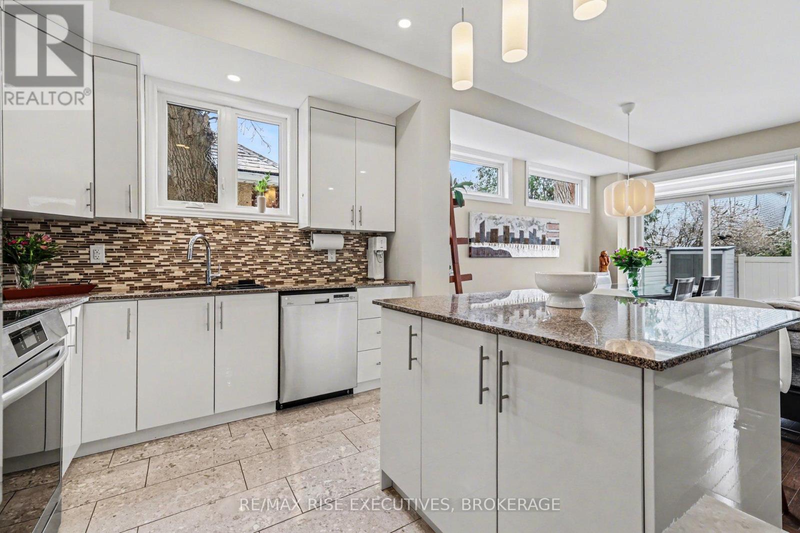 300c Richelieu Avenue