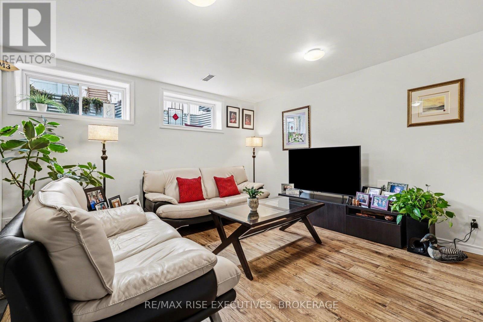 300c Richelieu Avenue