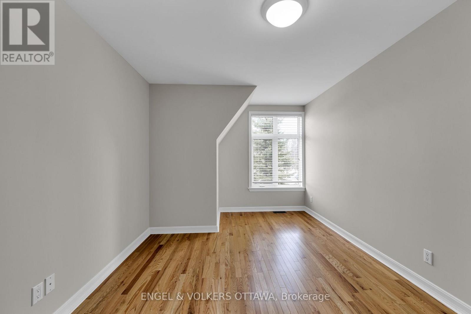 145 Manorhill Private