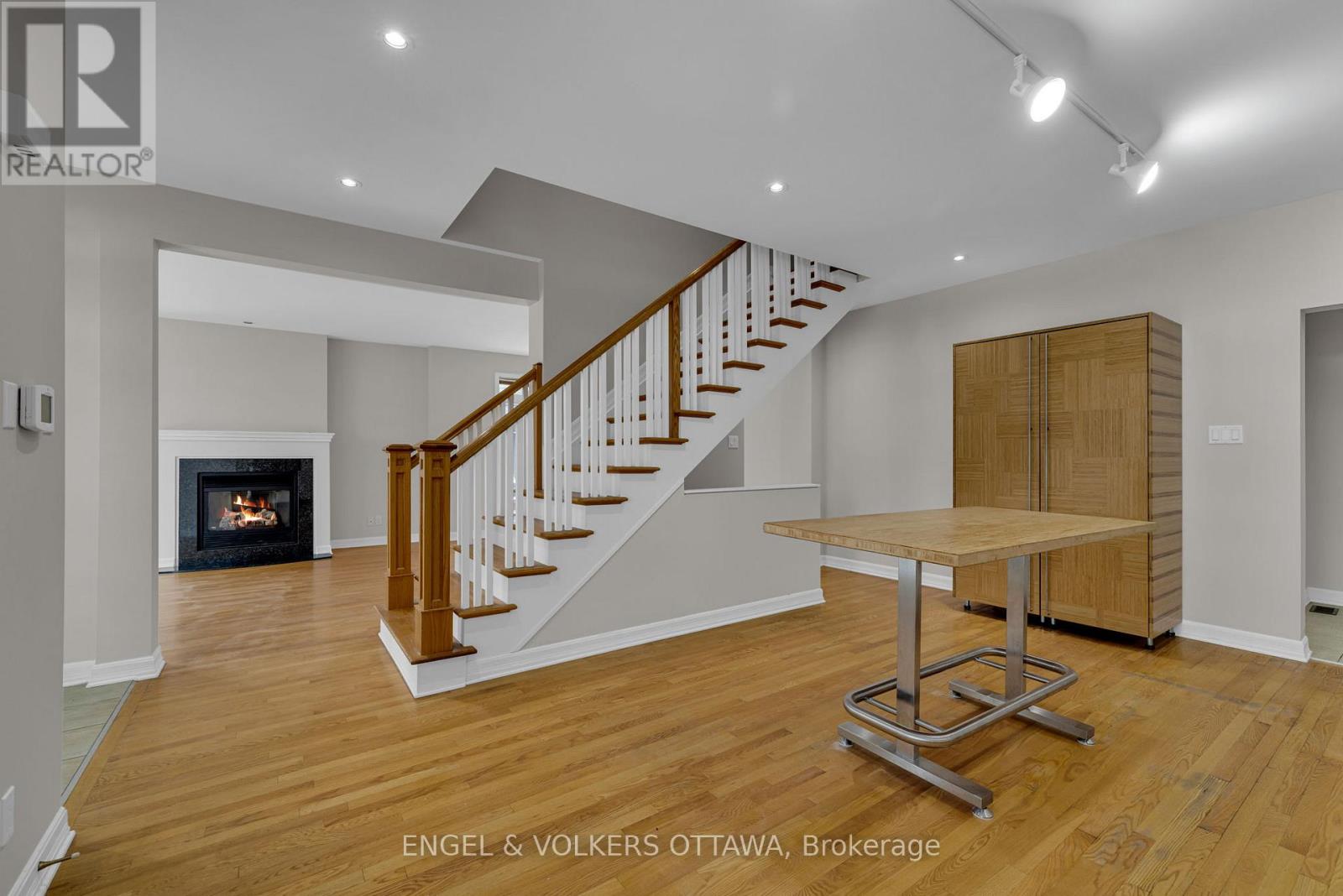 145 Manorhill Private