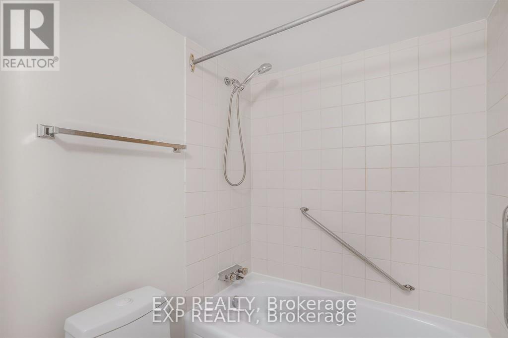 204 - 475 Laurier Avenue W