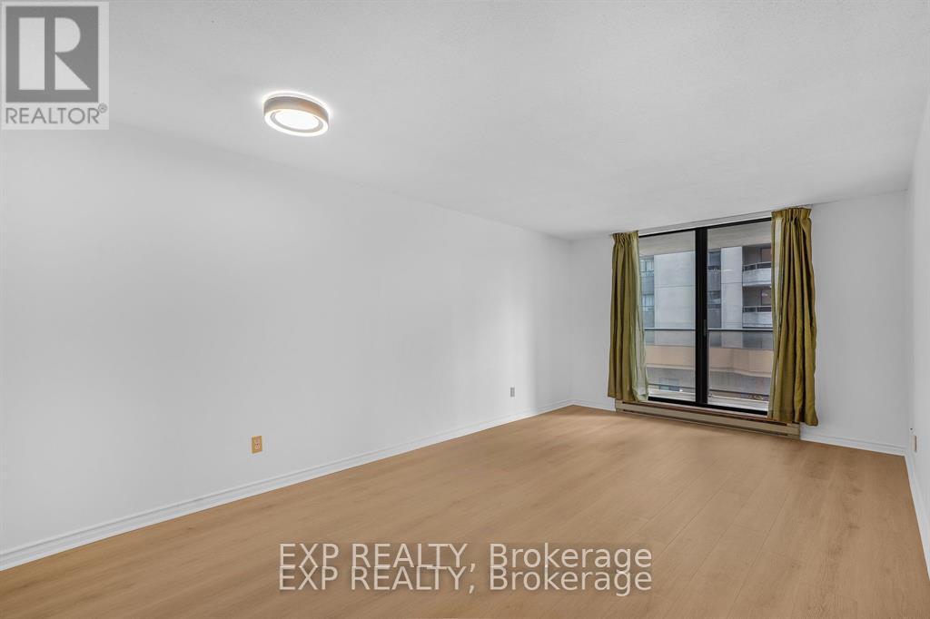 204 - 475 Laurier Avenue W