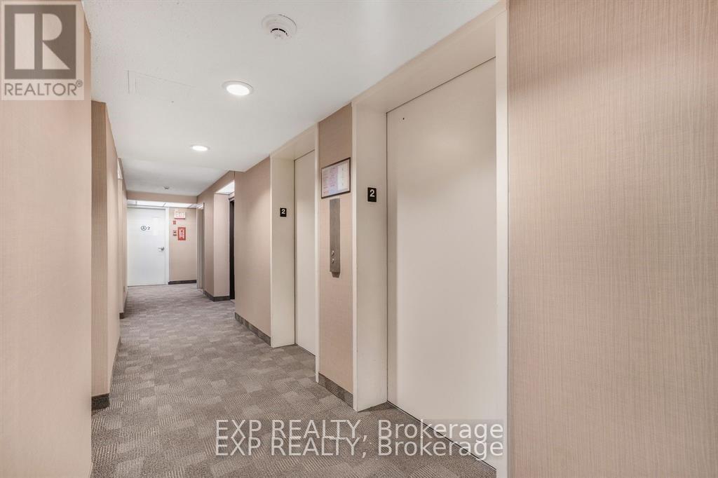 204 - 475 Laurier Avenue W