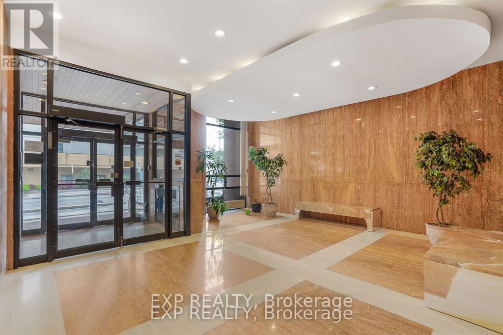 204 - 475 Laurier Avenue W