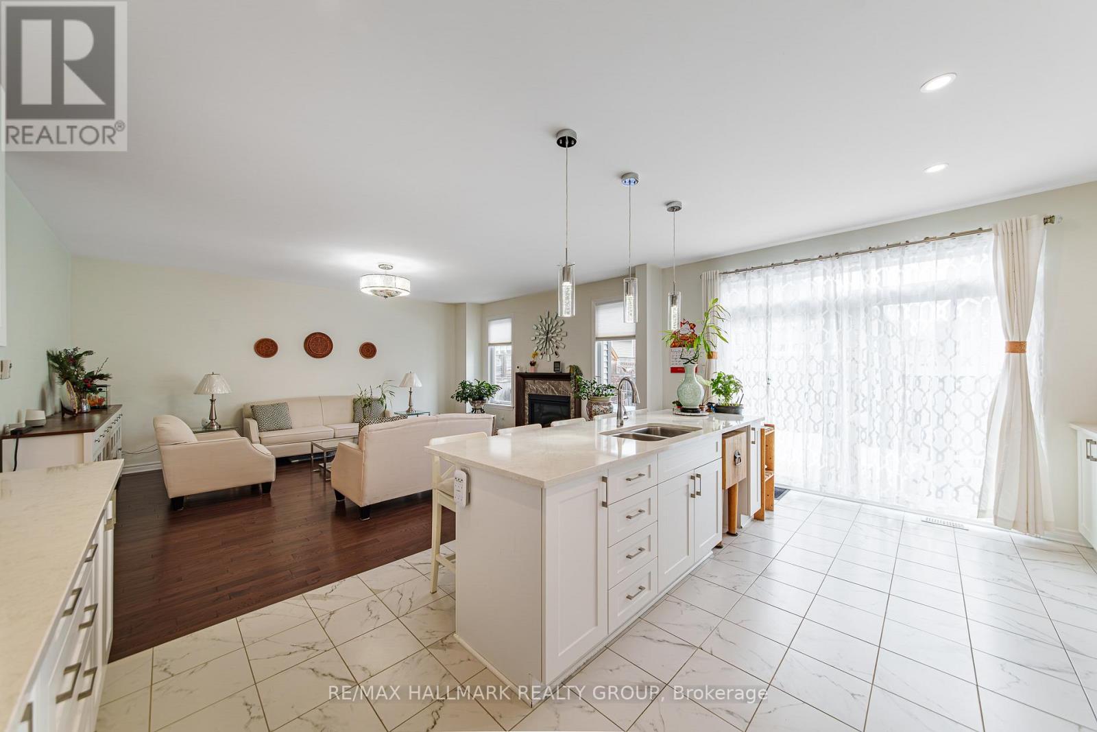 43 Cento Way