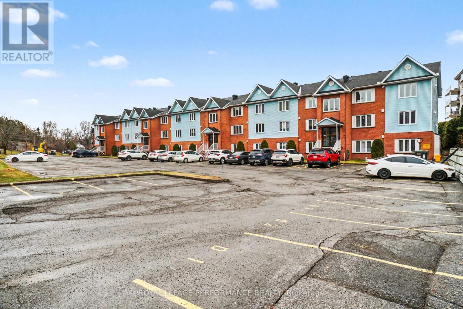 D6 - 160 Edwards Street