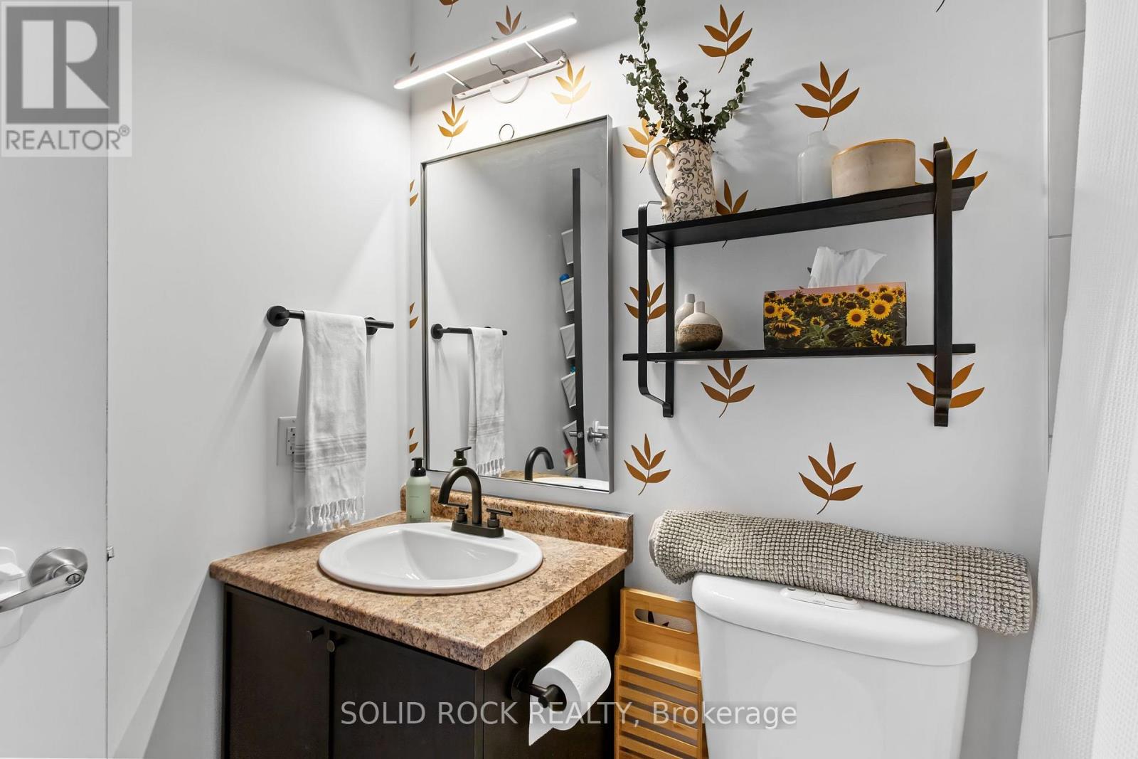 805 - 250 Lett Street