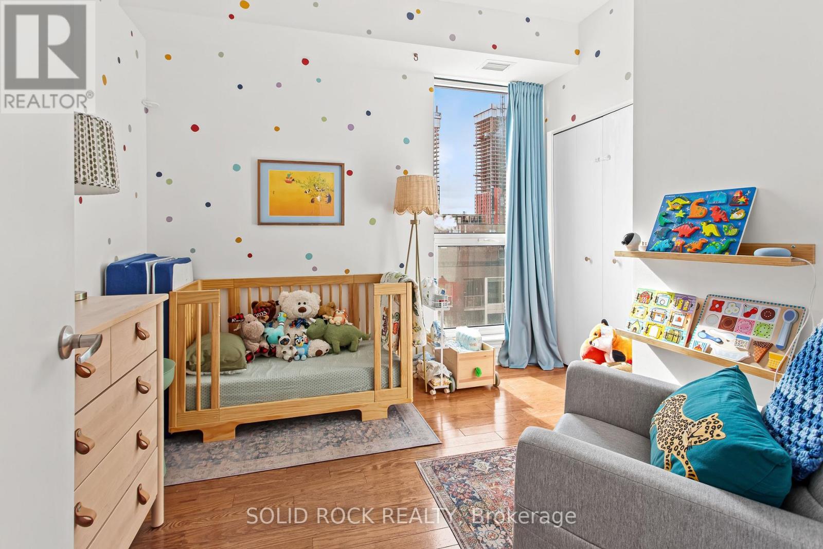 805 - 250 Lett Street