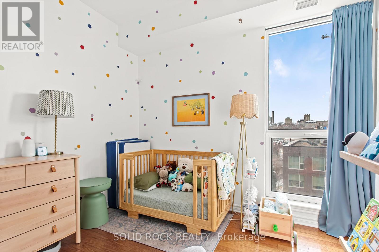 805 - 250 Lett Street