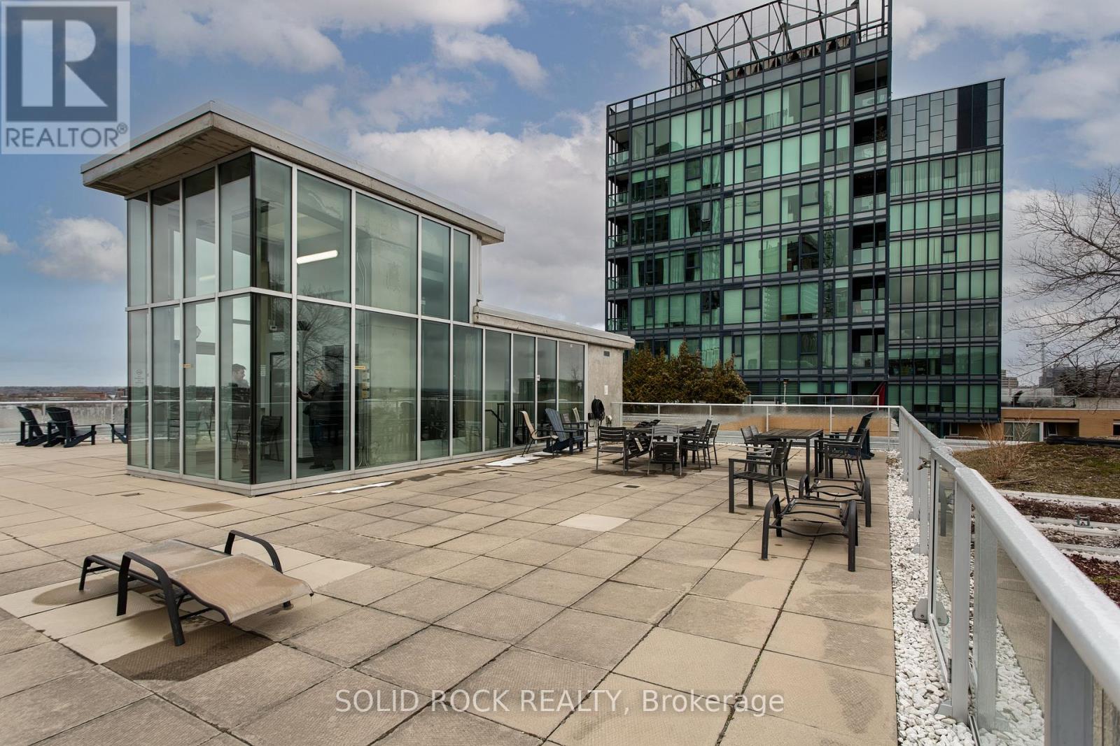 805 - 250 Lett Street