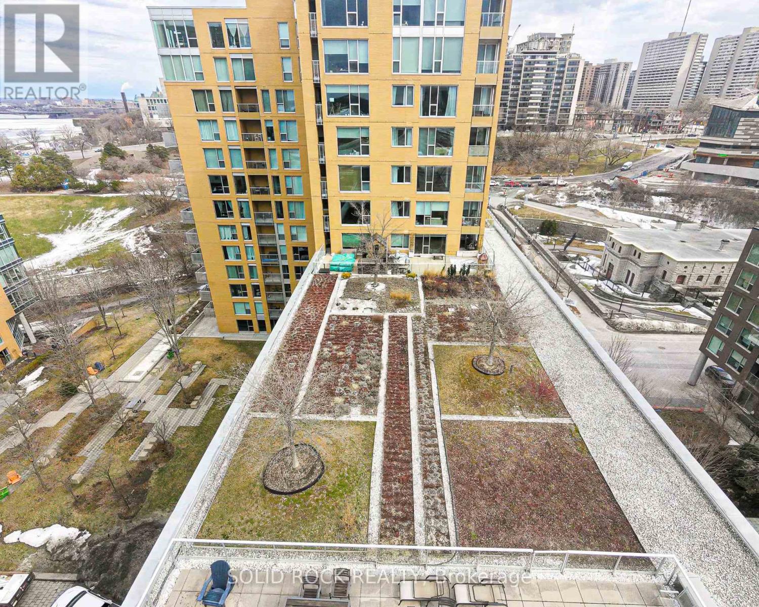 805 - 250 Lett Street