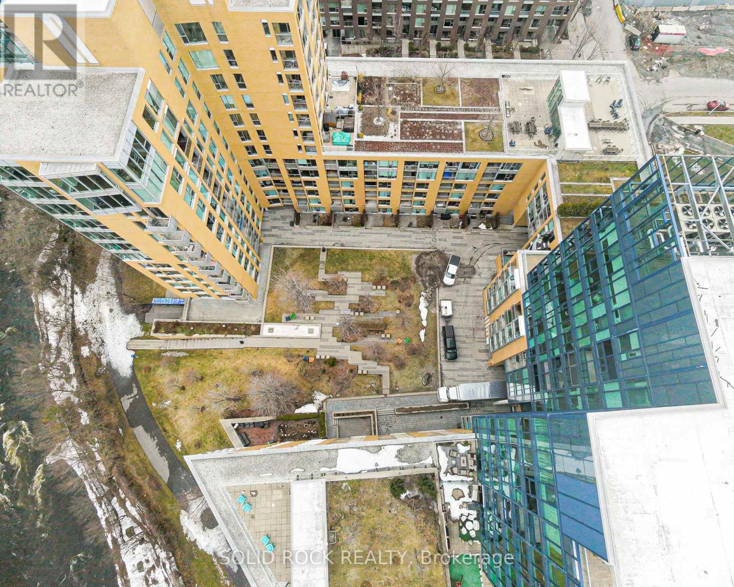 805 - 250 Lett Street