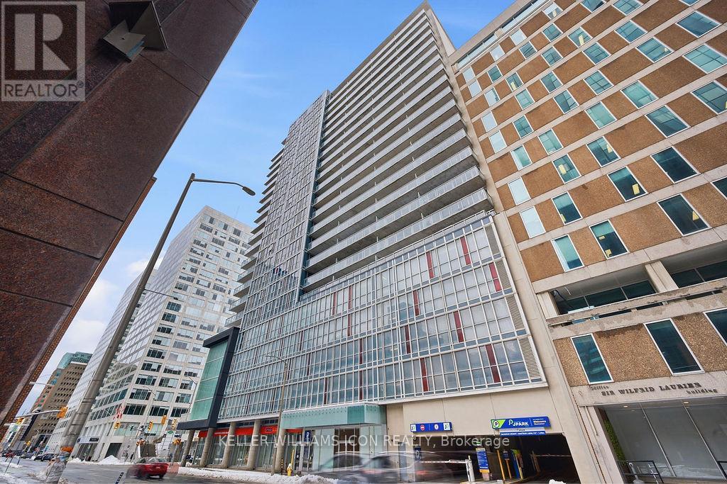 1301 - 324 Laurier Avenue W