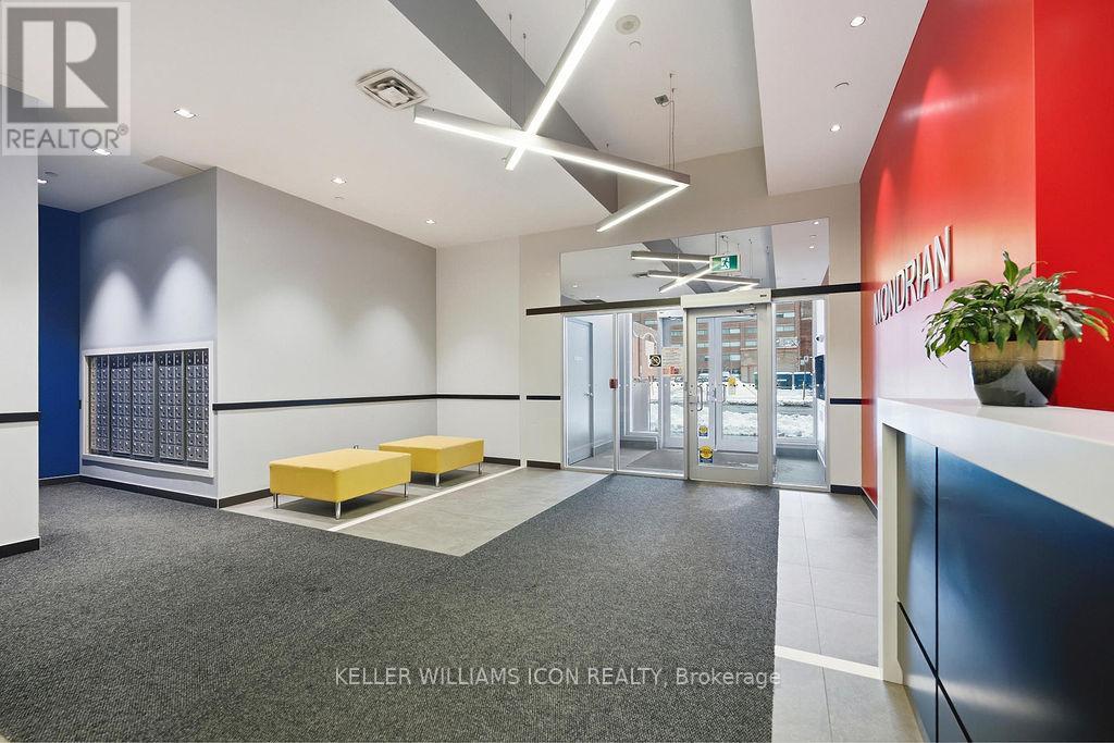 1301 - 324 Laurier Avenue W