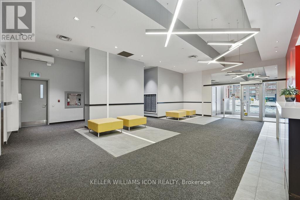 1301 - 324 Laurier Avenue W