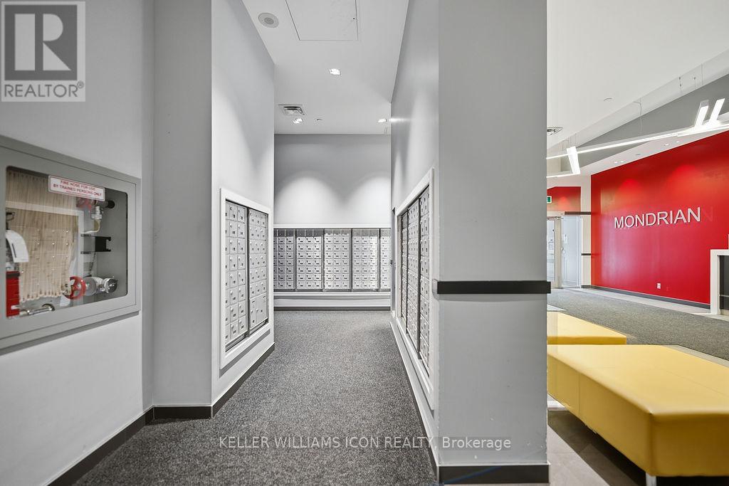 1301 - 324 Laurier Avenue W