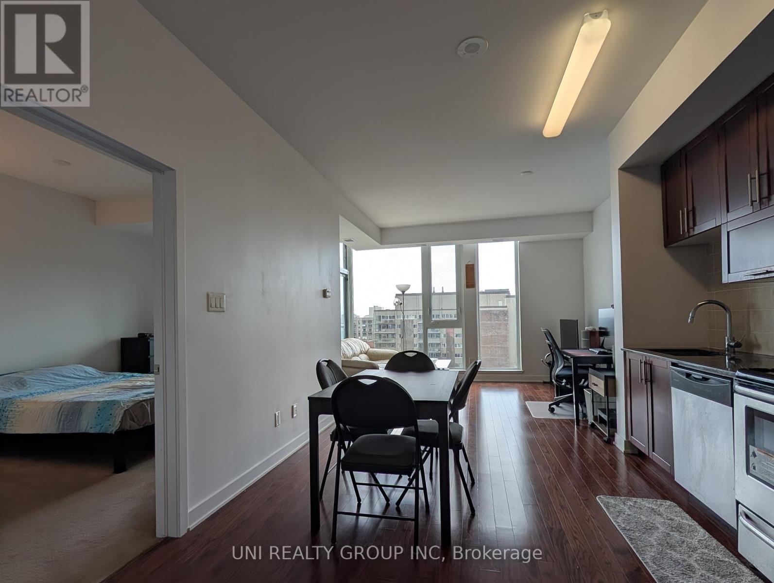 1008 - 179 Metcalfe Street