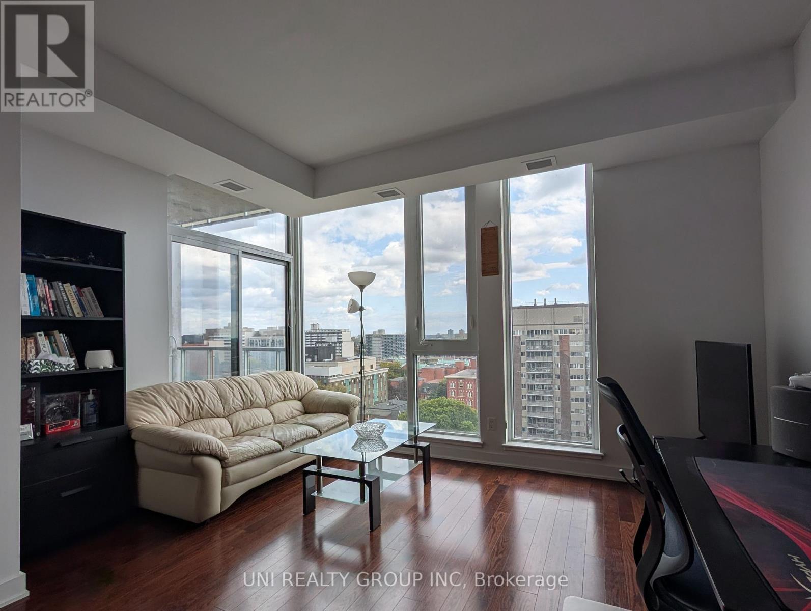 1008 - 179 Metcalfe Street