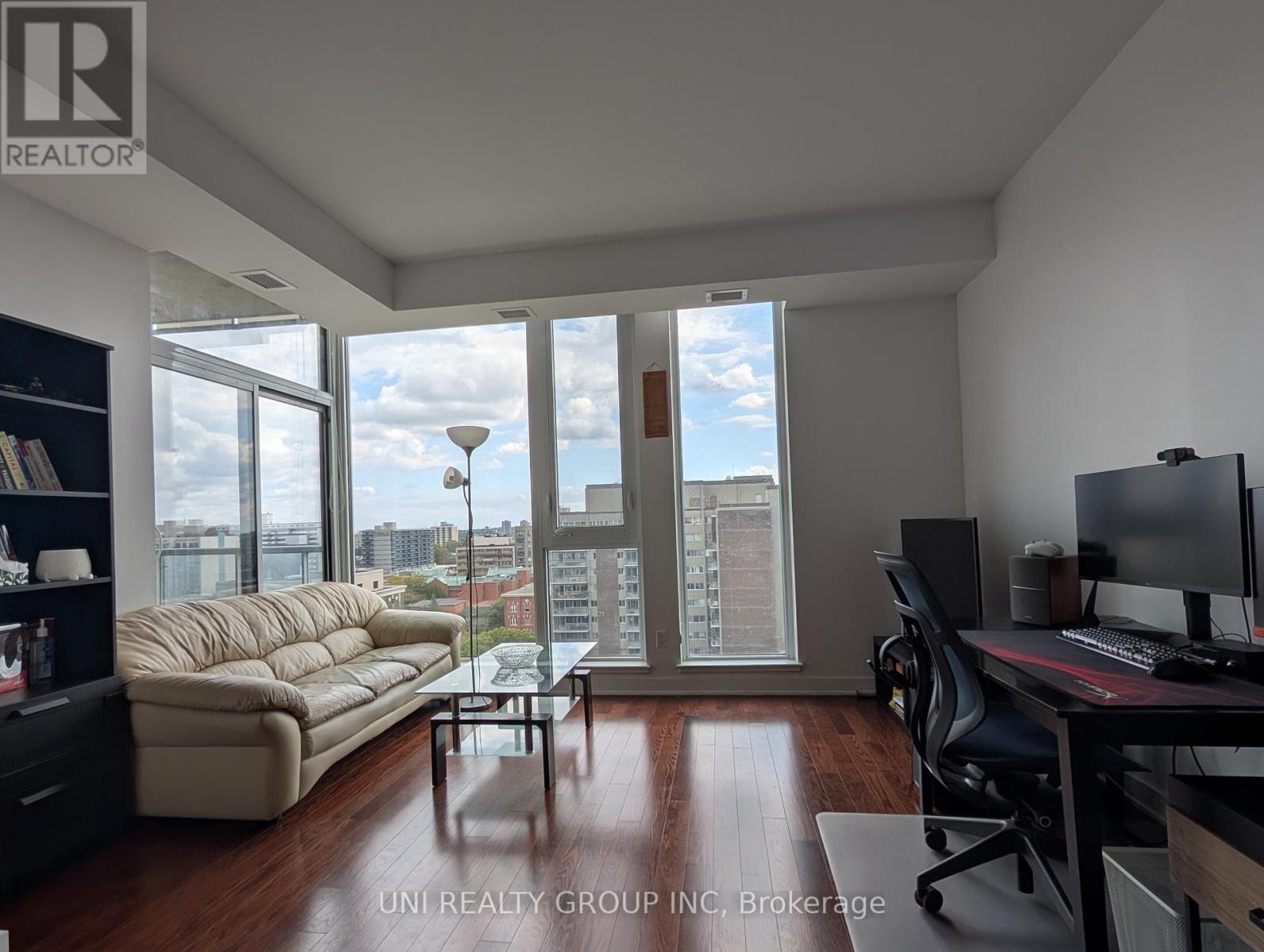 1008 - 179 Metcalfe Street