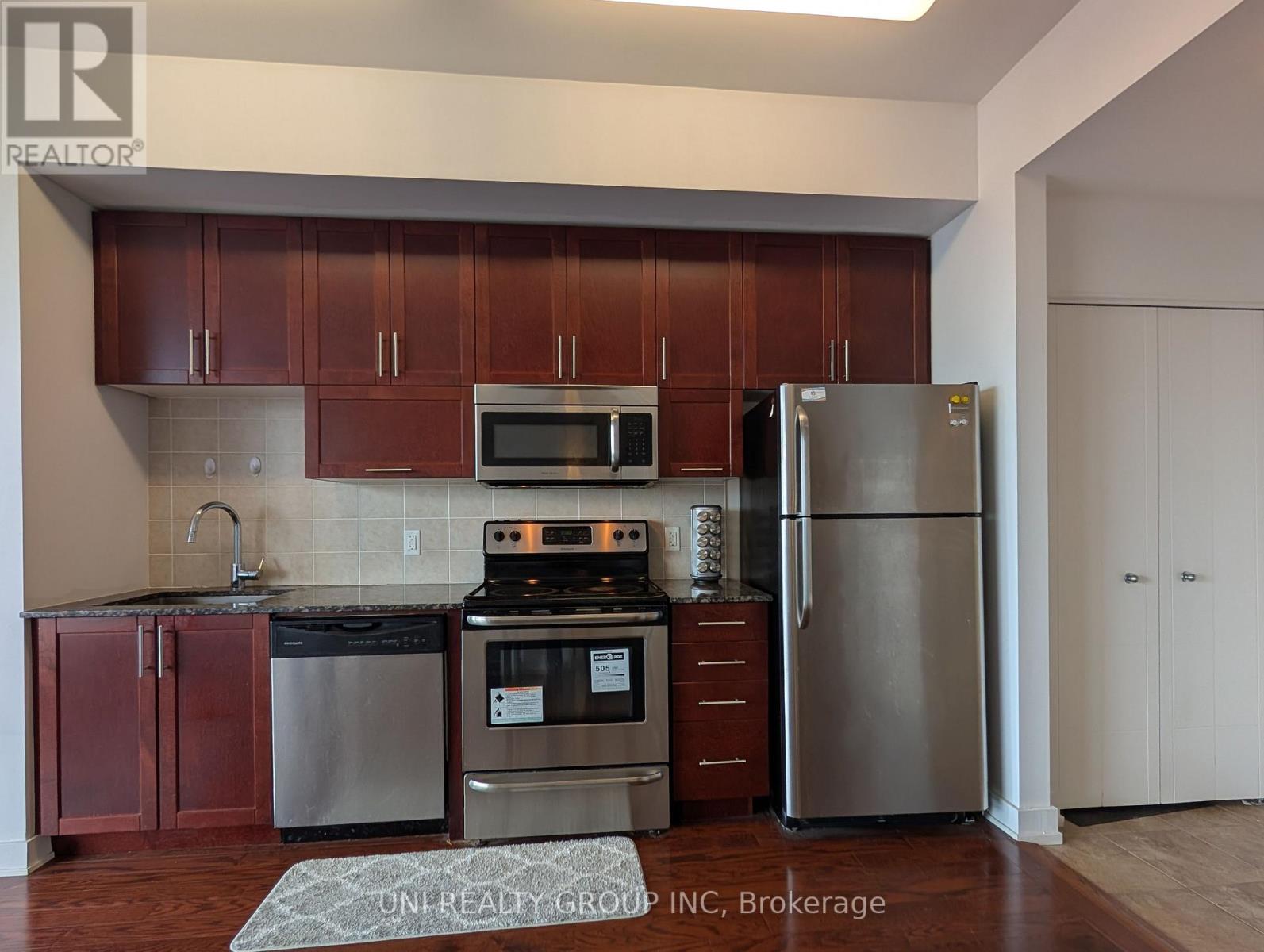 1008 - 179 Metcalfe Street