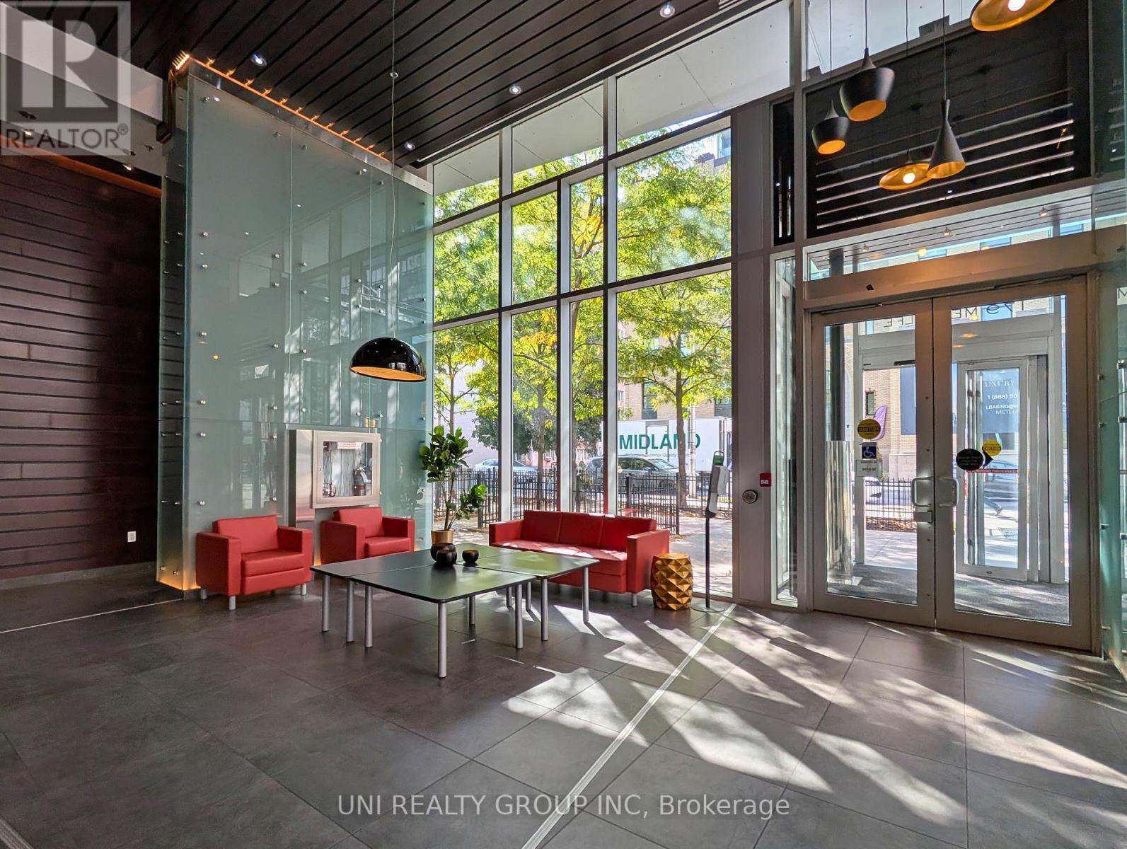 1008 - 179 Metcalfe Street