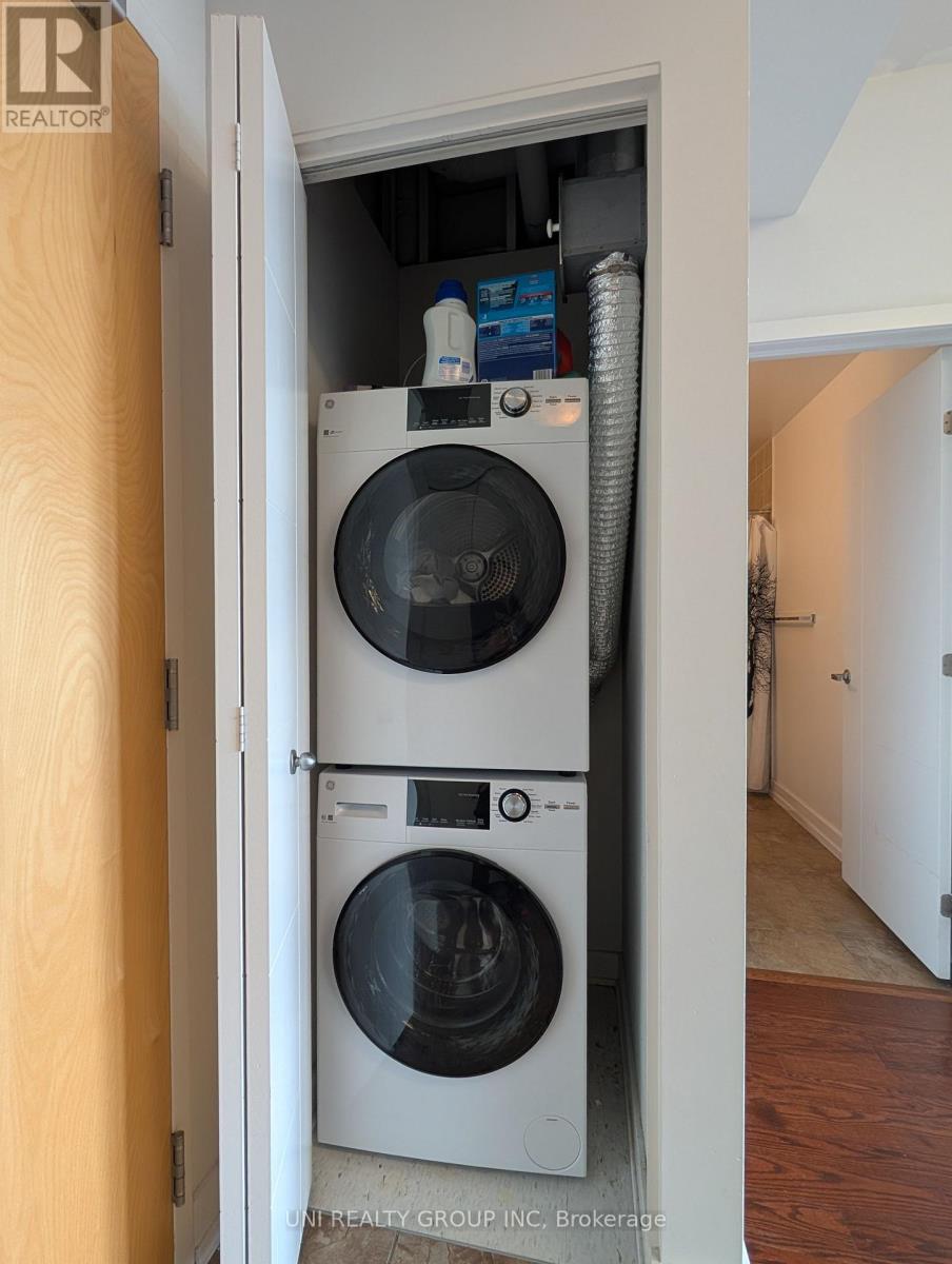 1008 - 179 Metcalfe Street