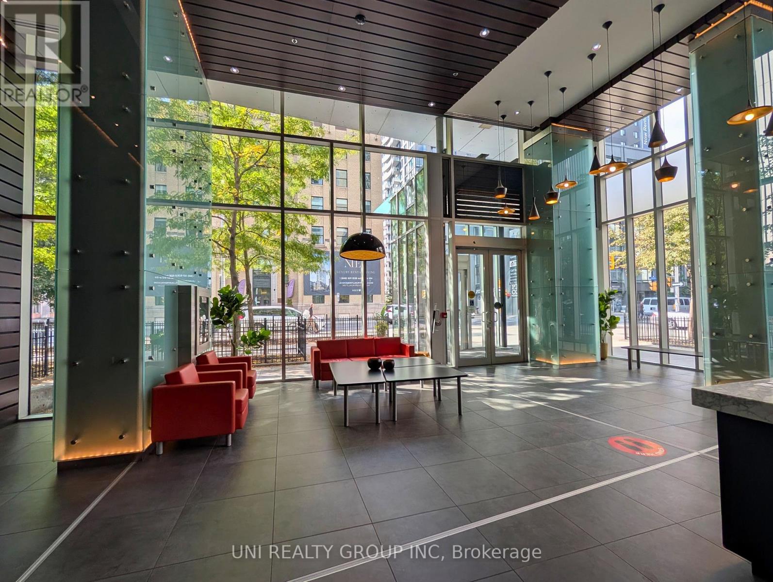 1008 - 179 Metcalfe Street