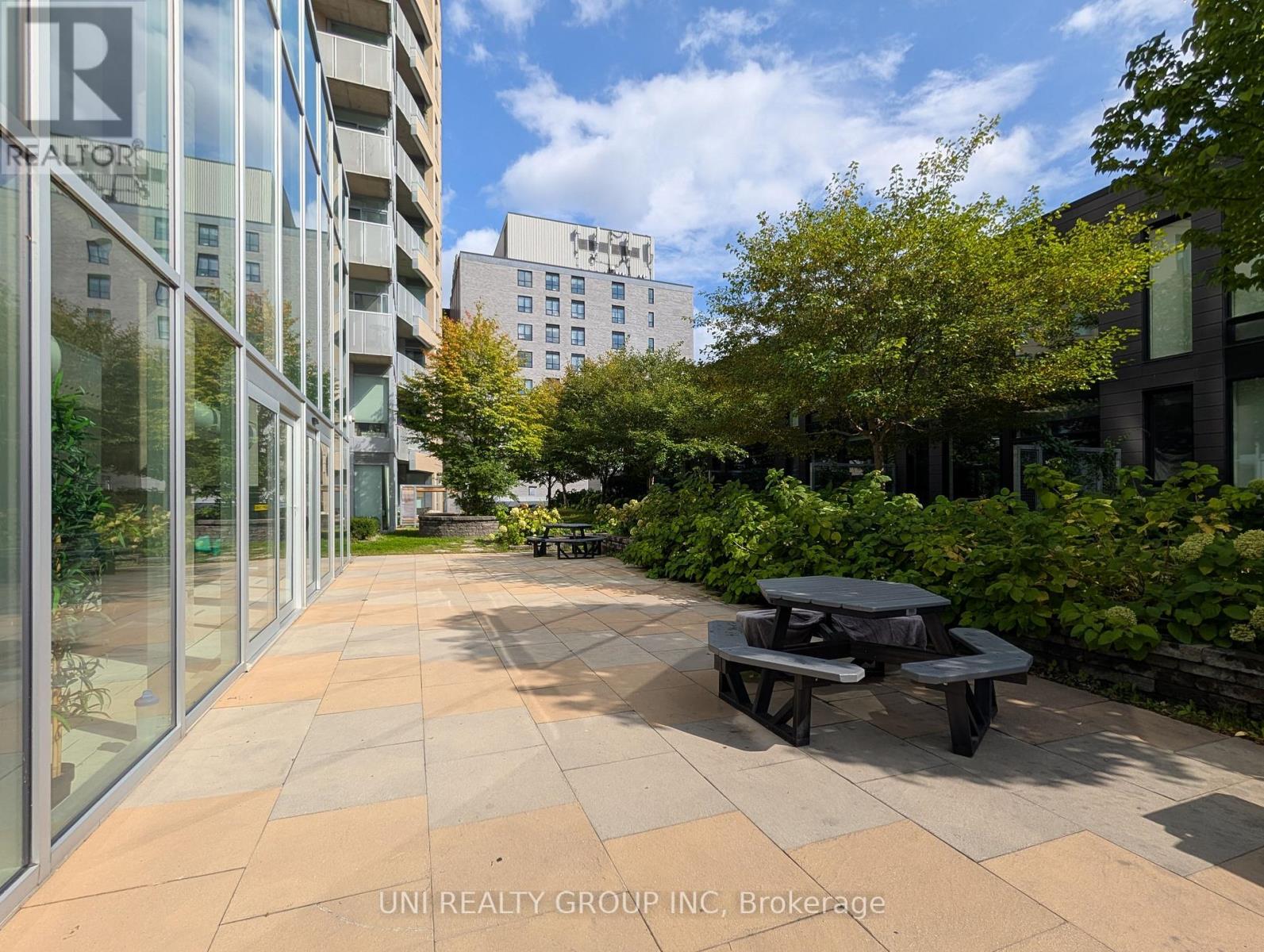 1008 - 179 Metcalfe Street