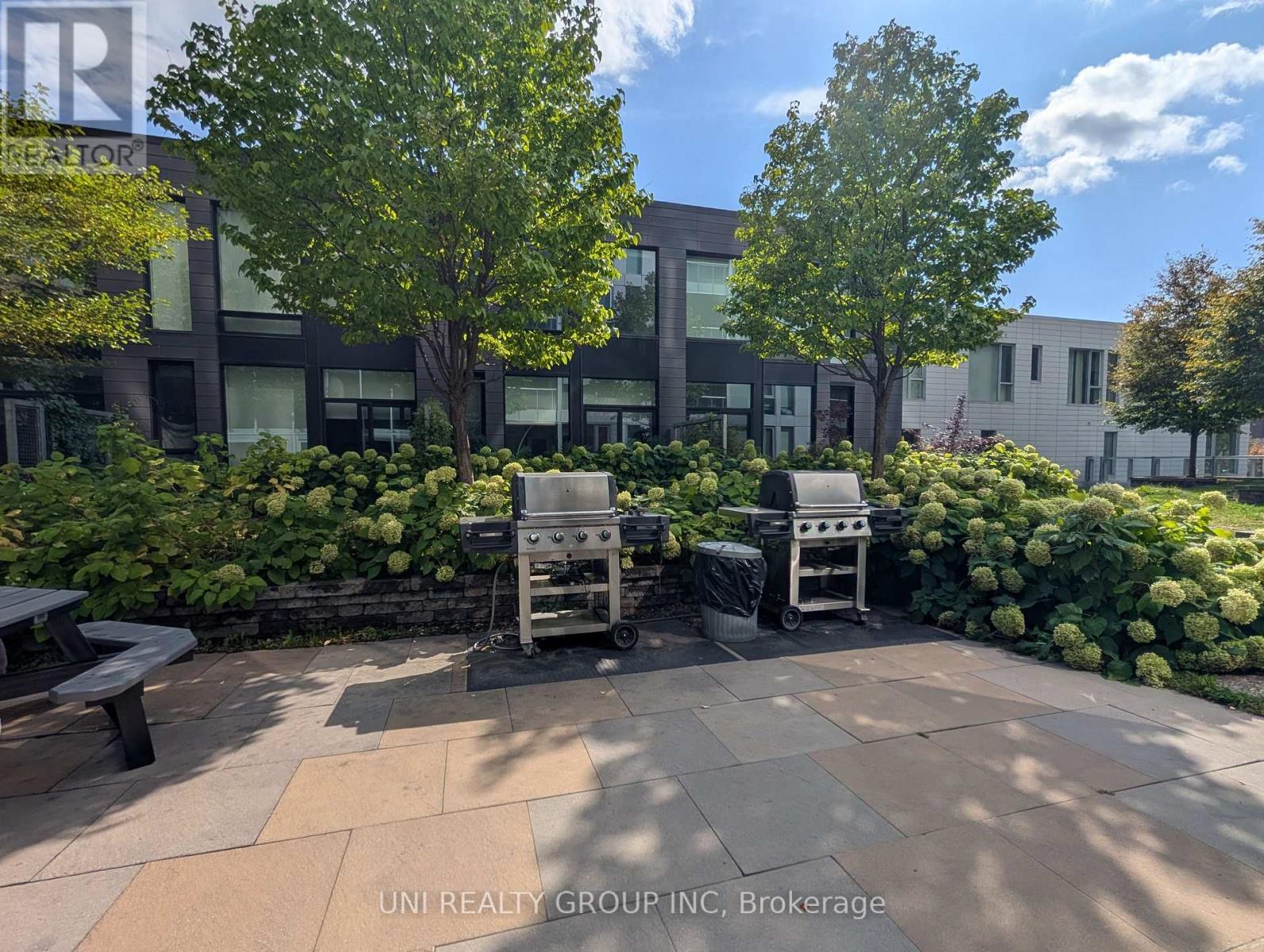 1008 - 179 Metcalfe Street