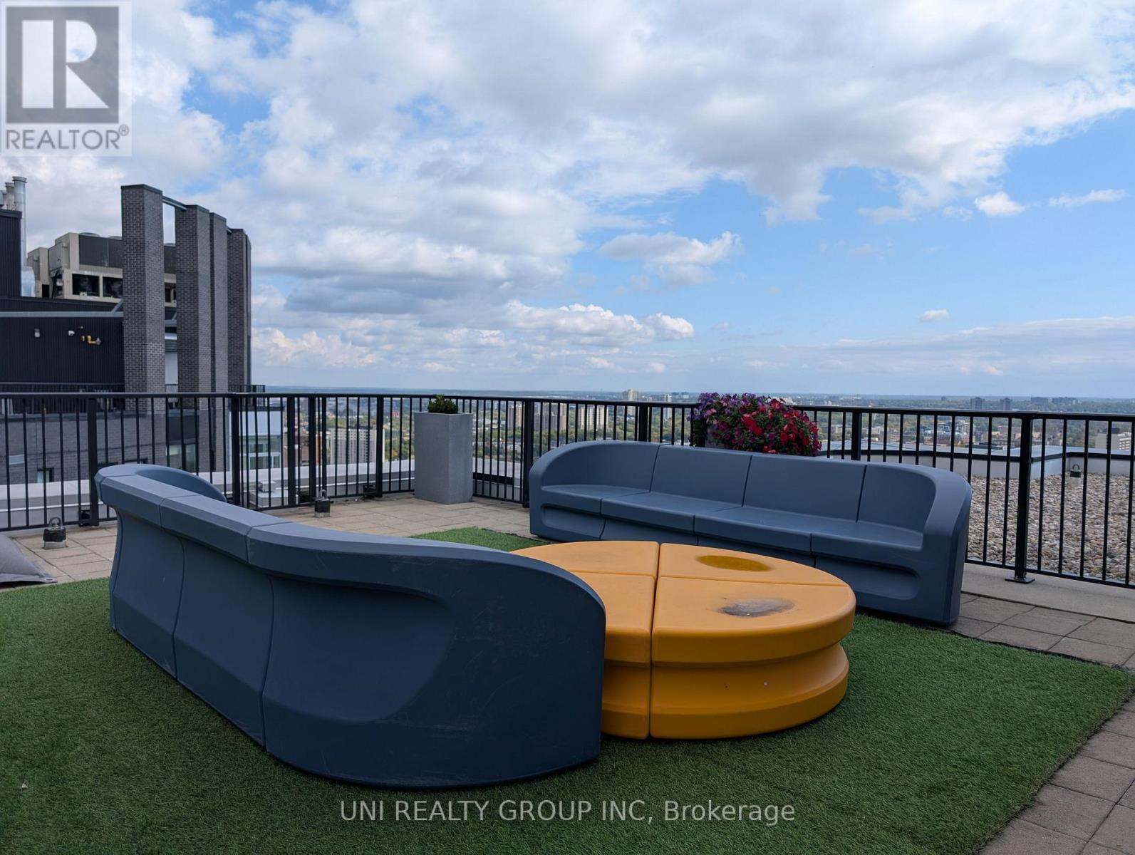 1008 - 179 Metcalfe Street