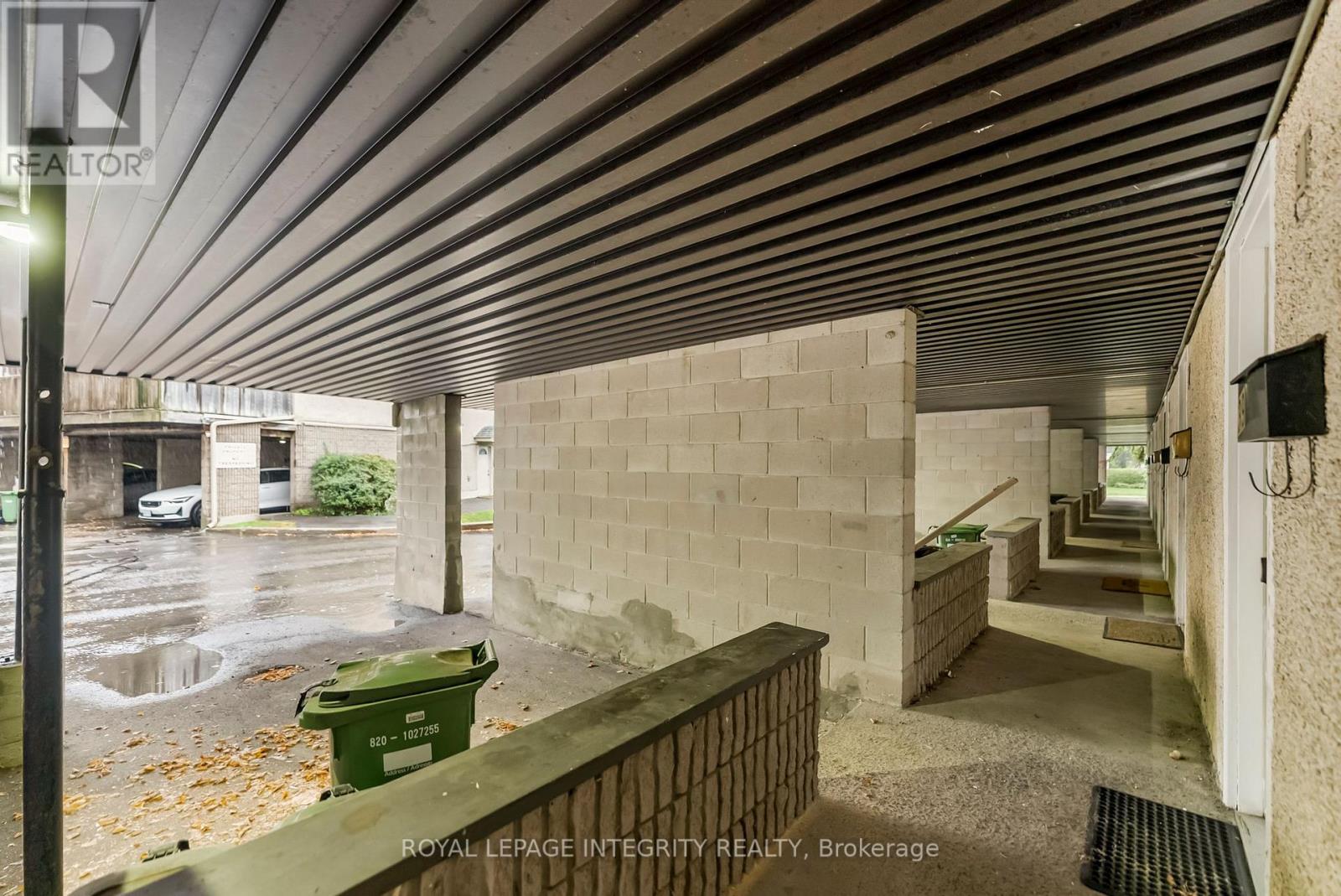 39 - 3415 Uplands Drive