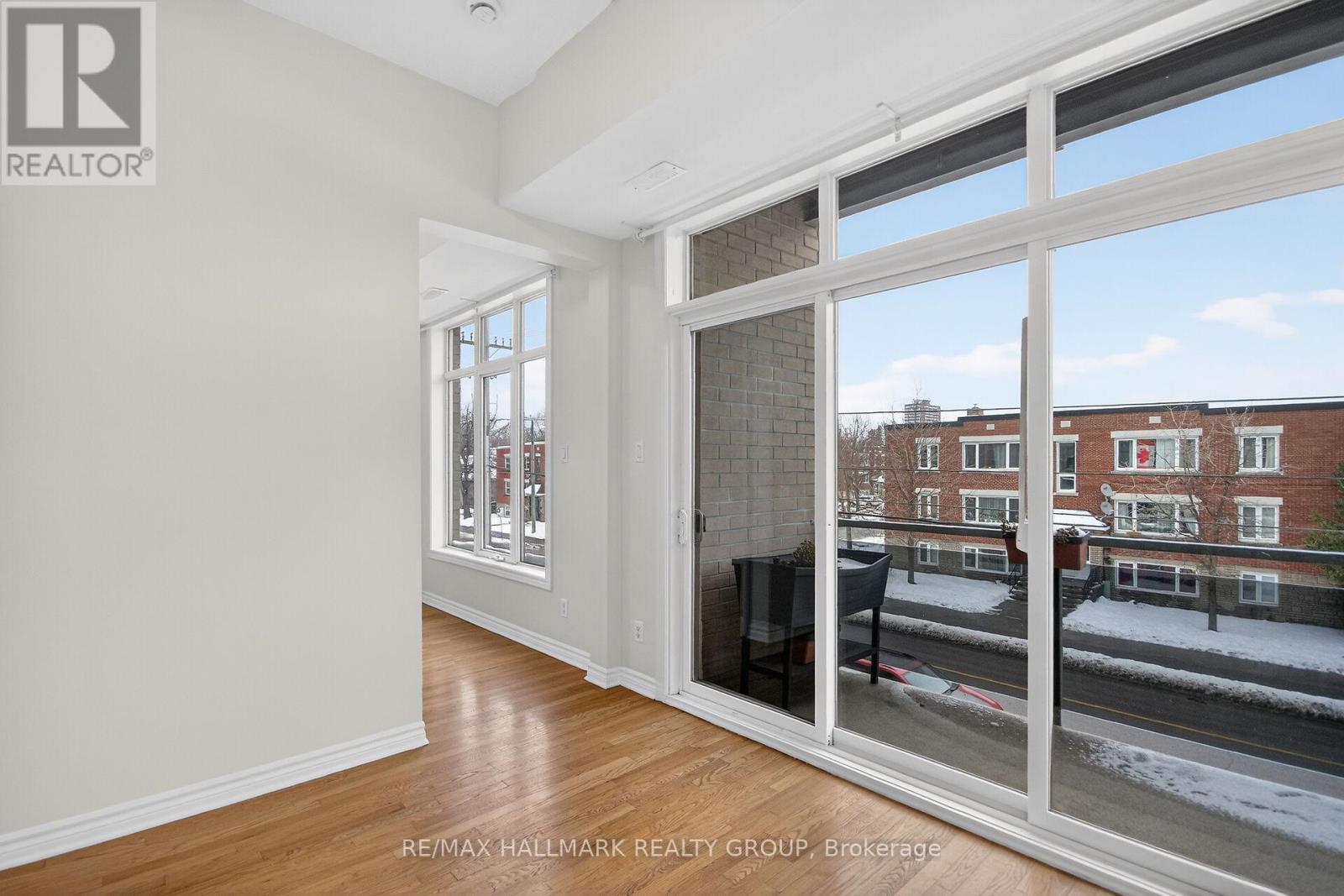 210 - 682 Churchill Avenue N