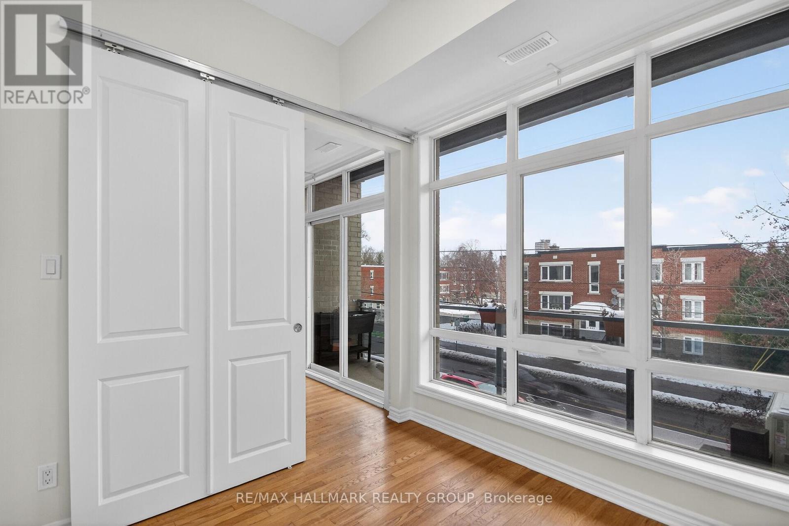 210 - 682 Churchill Avenue N