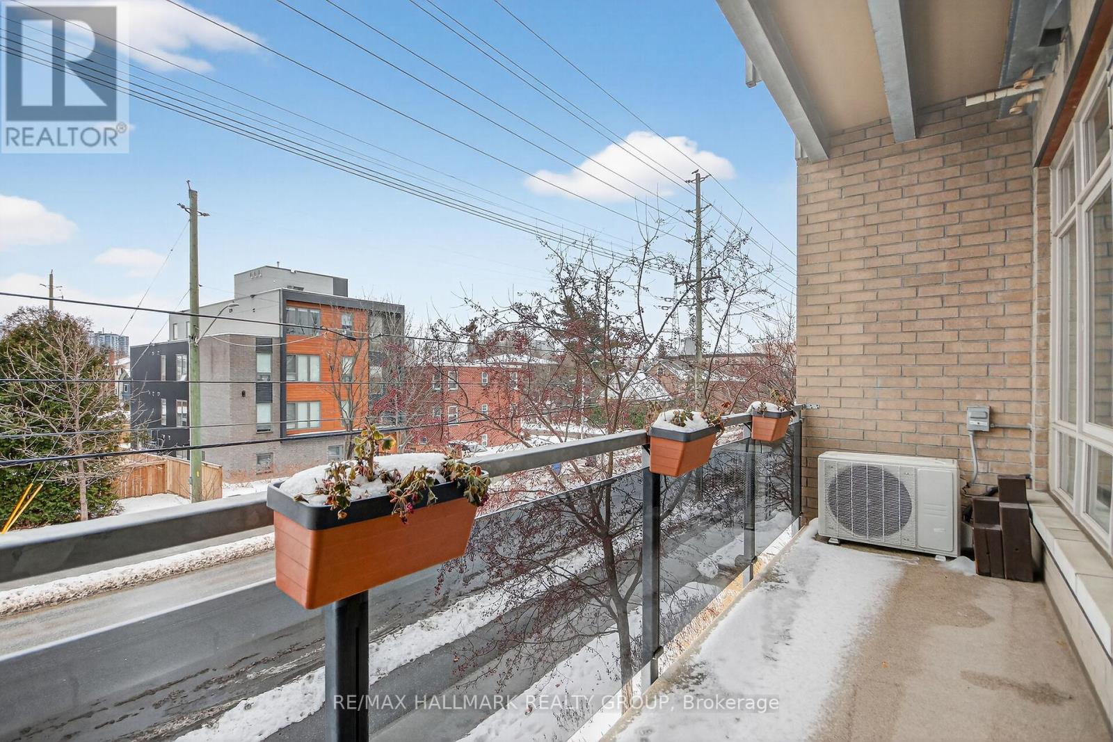 210 - 682 Churchill Avenue N