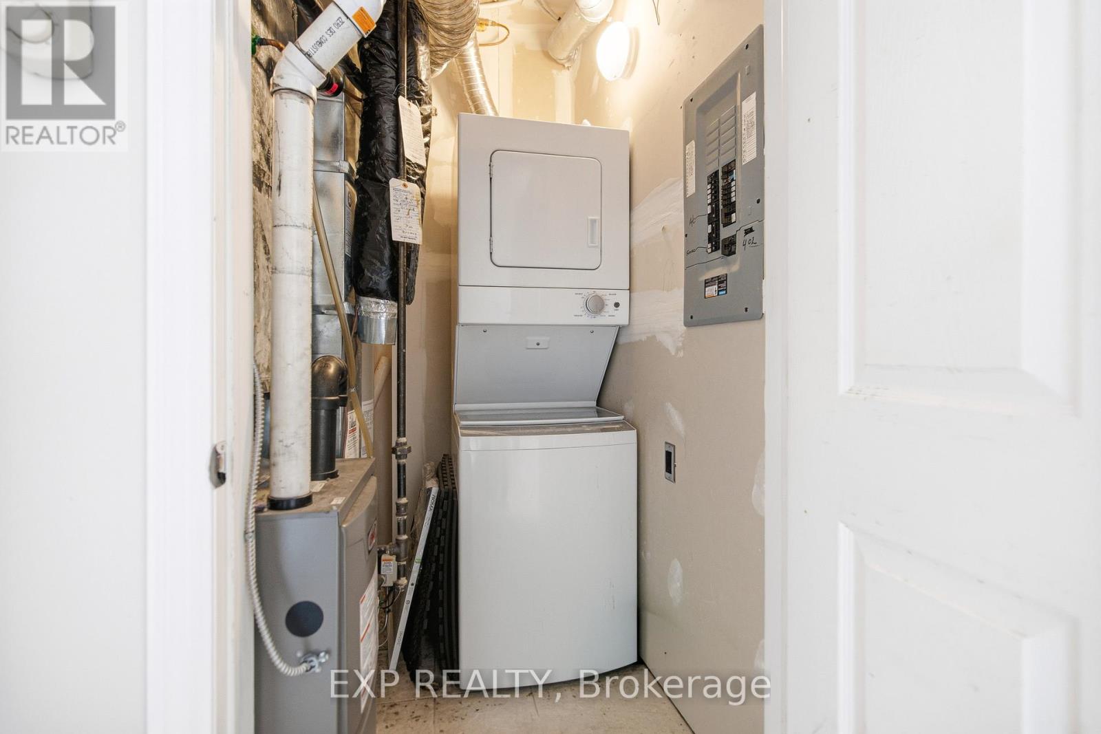 402 - 711 Churchill Avenue