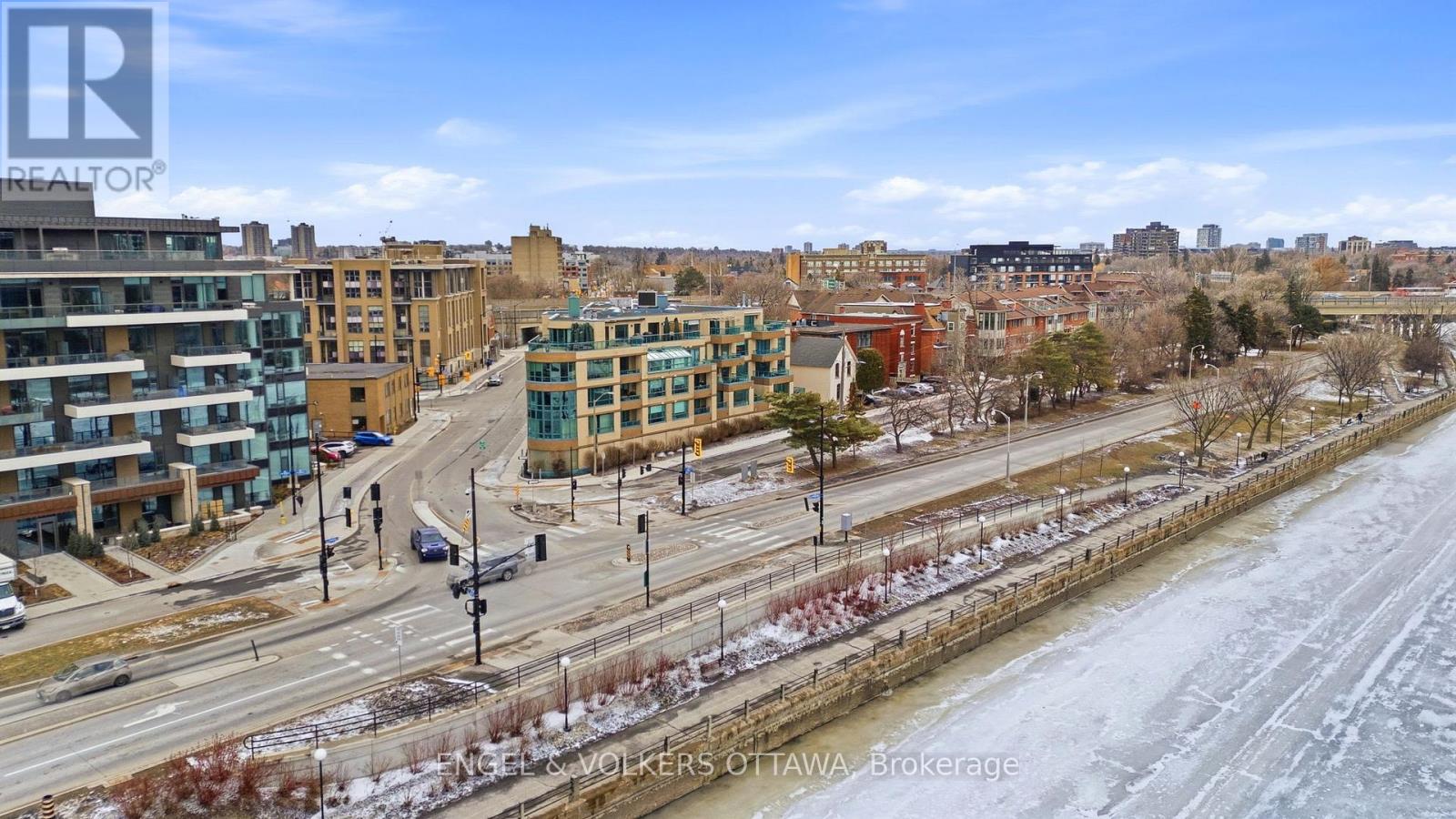 207 - 10 Main Street