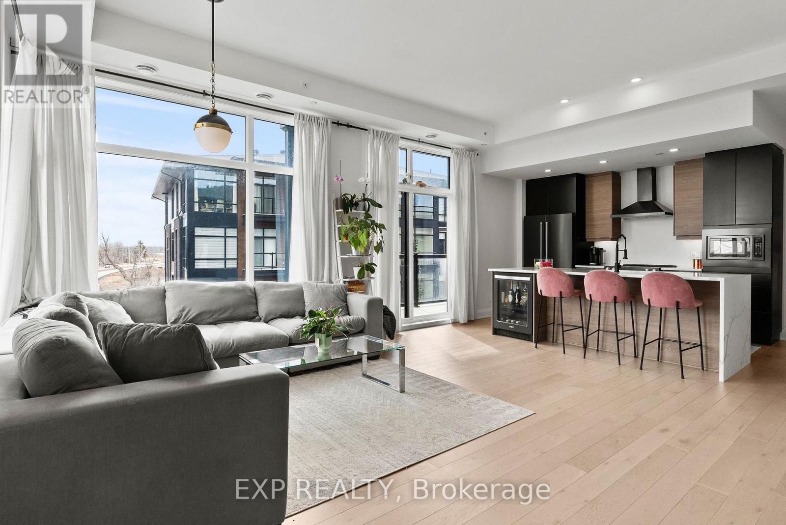 301 - 100 Cortile Private